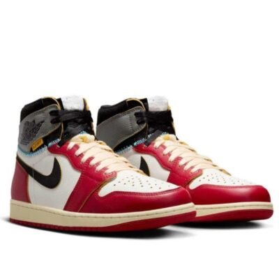 Air Jordan 1 Retro High OG 'Chicago' Special Edition - Premium Leather & Bold Design
