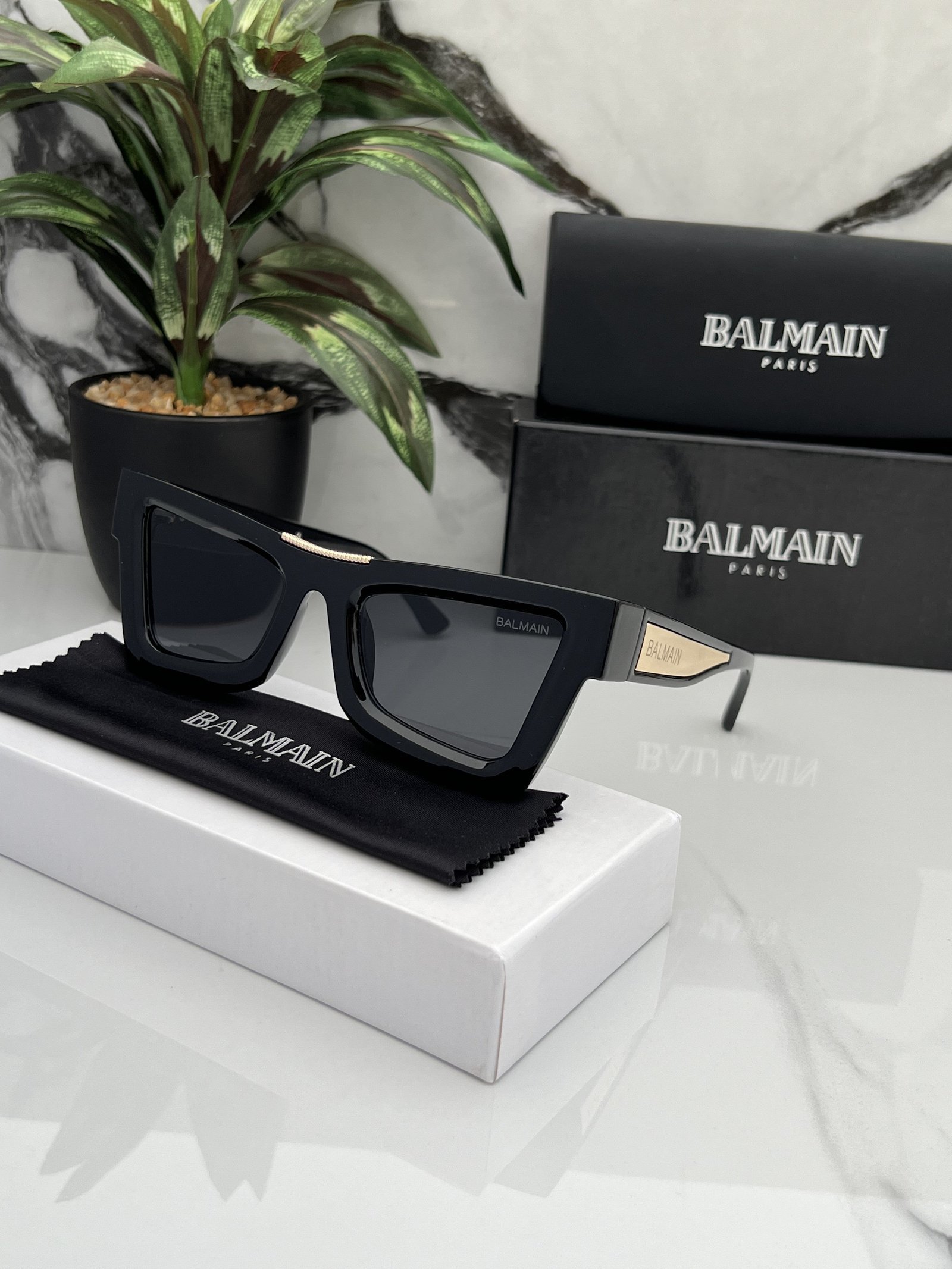 Branded BLMN Bold 4 Full Black Sunglasses - Image 6
