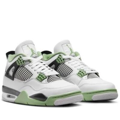 Air Jordan 4 Retro “Green Glow”