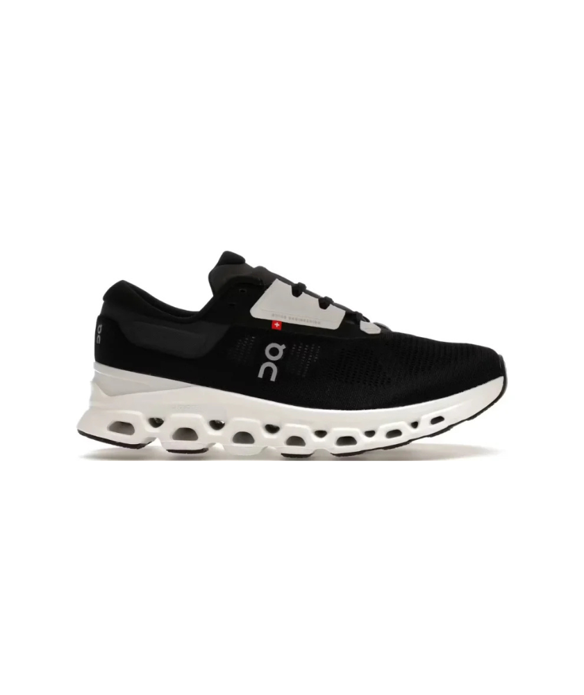 On Cloudstratus 3 “Black/White”