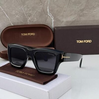 TOM FORD SUNGLASS WITH ORIGINAL BOX 0006