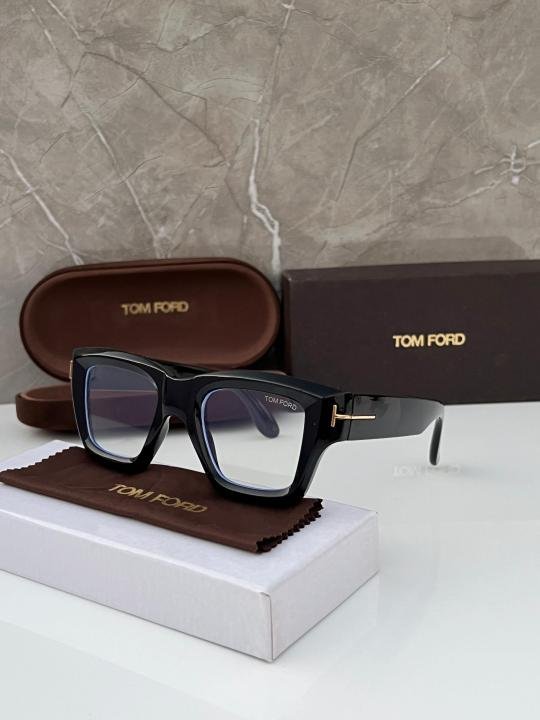 TOM FORD SUNGLASS WITH ORIGINAL BOX 0006
