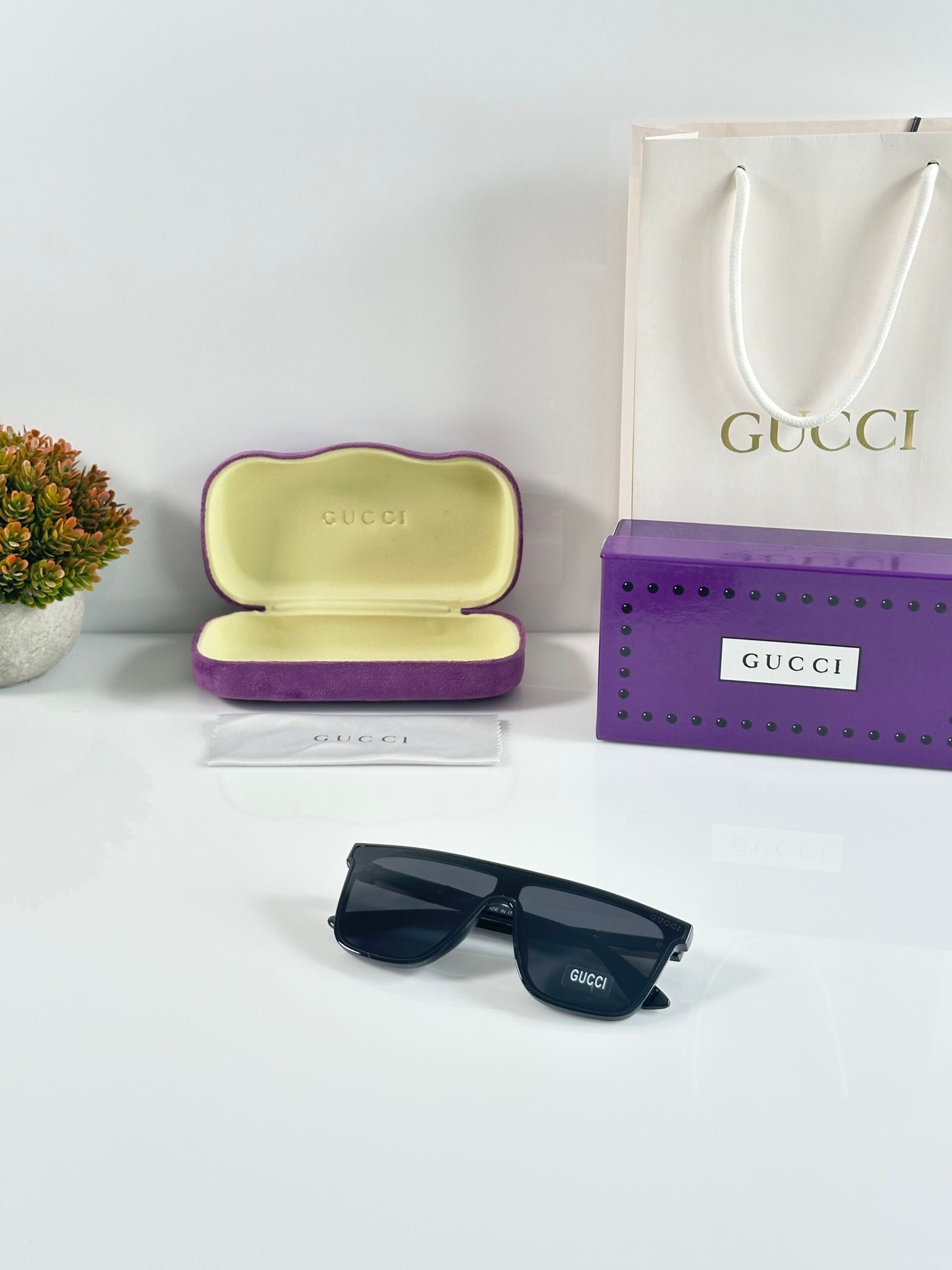 Gucci_0566_Gold_Black - Image 4
