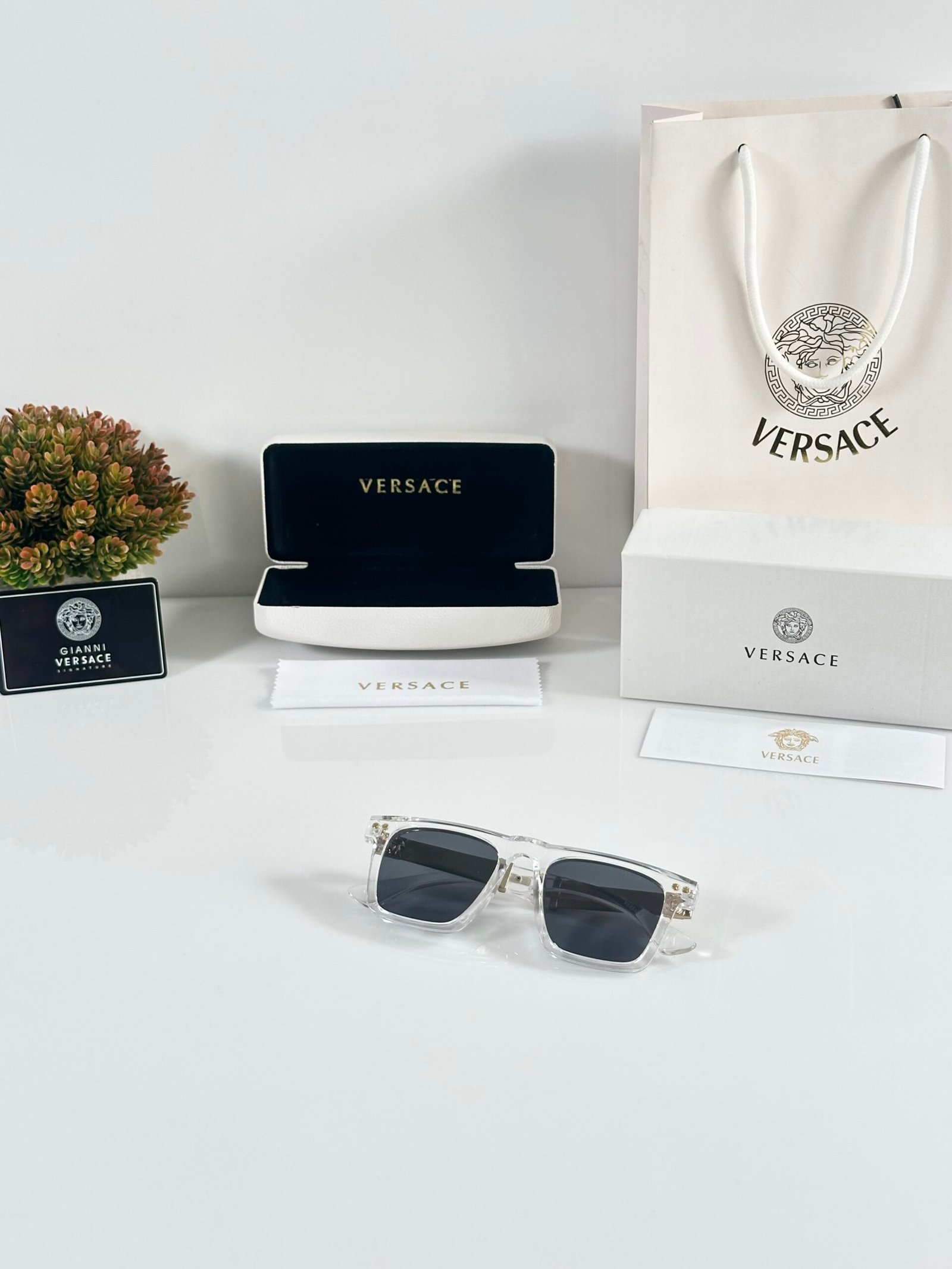 Versace 1911 Water Gold Black - Image 4
