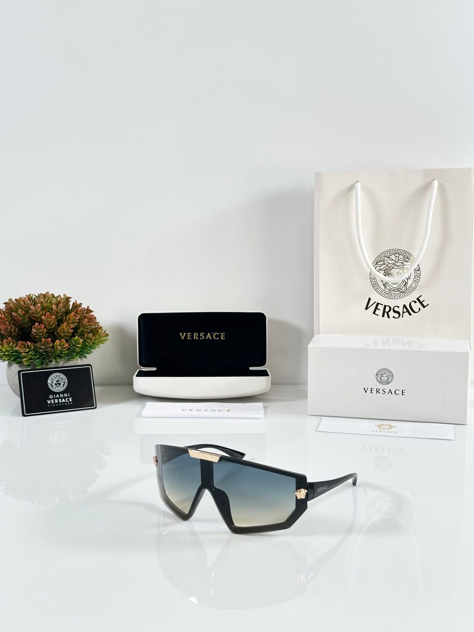 Versace 134 Black Green DC