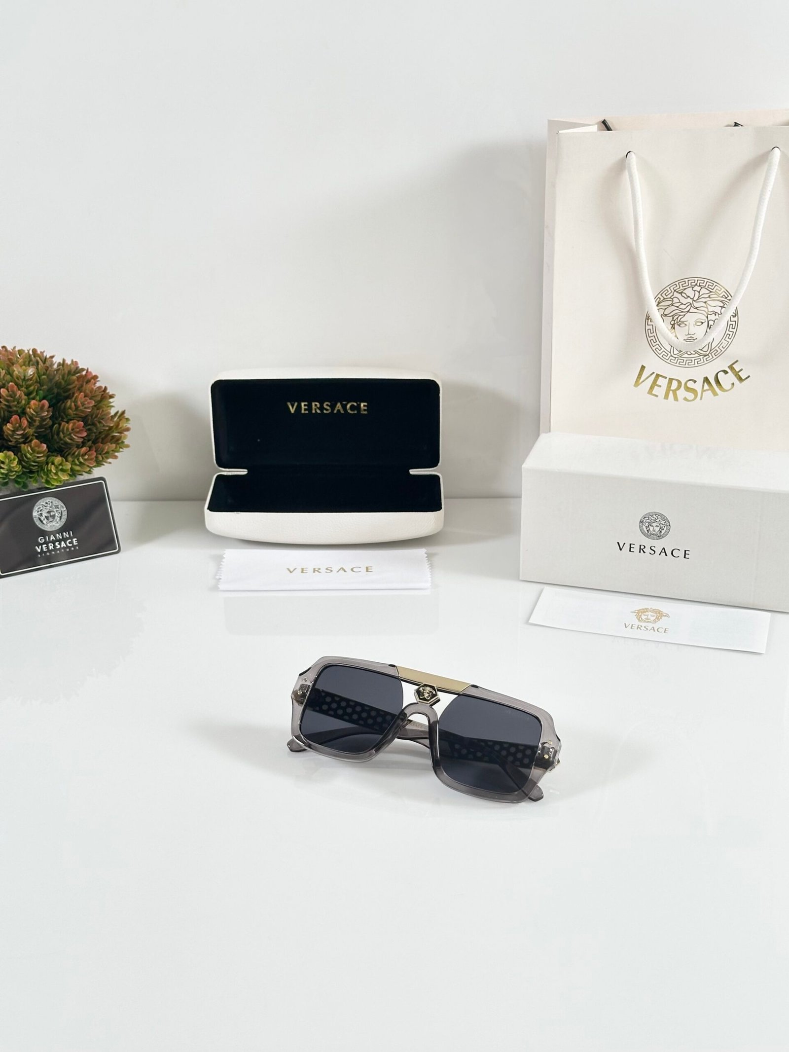 Versace 215 Grey - Image 4