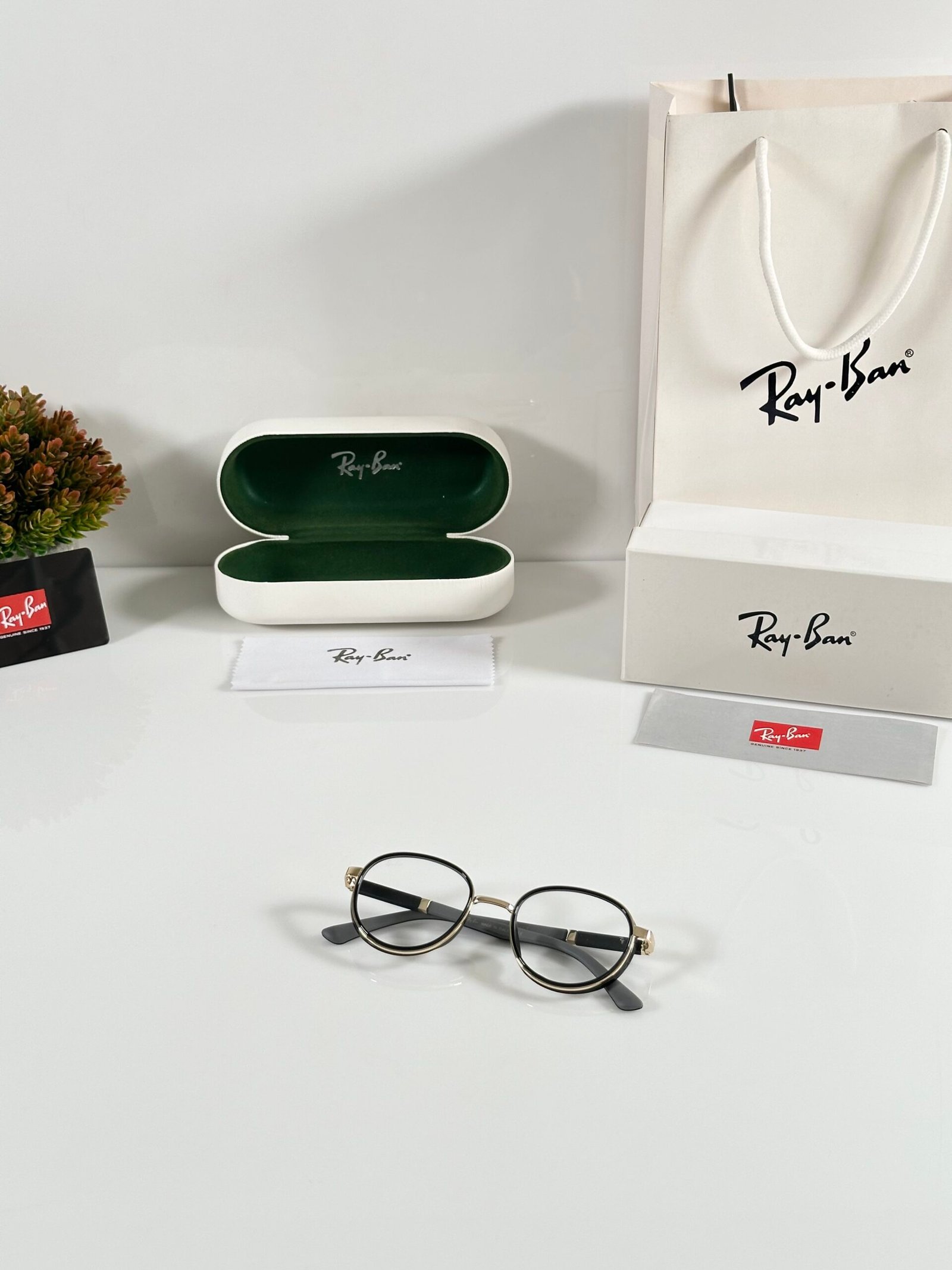 Rayban 24002 Gold Frame - Image 4