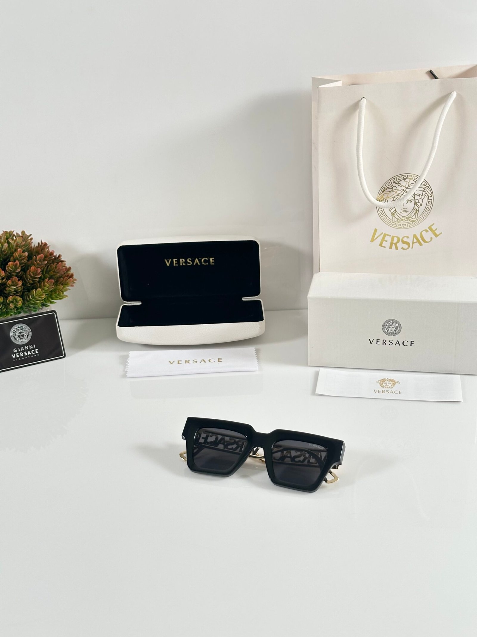 Versace 8800 Gold Black - Image 4