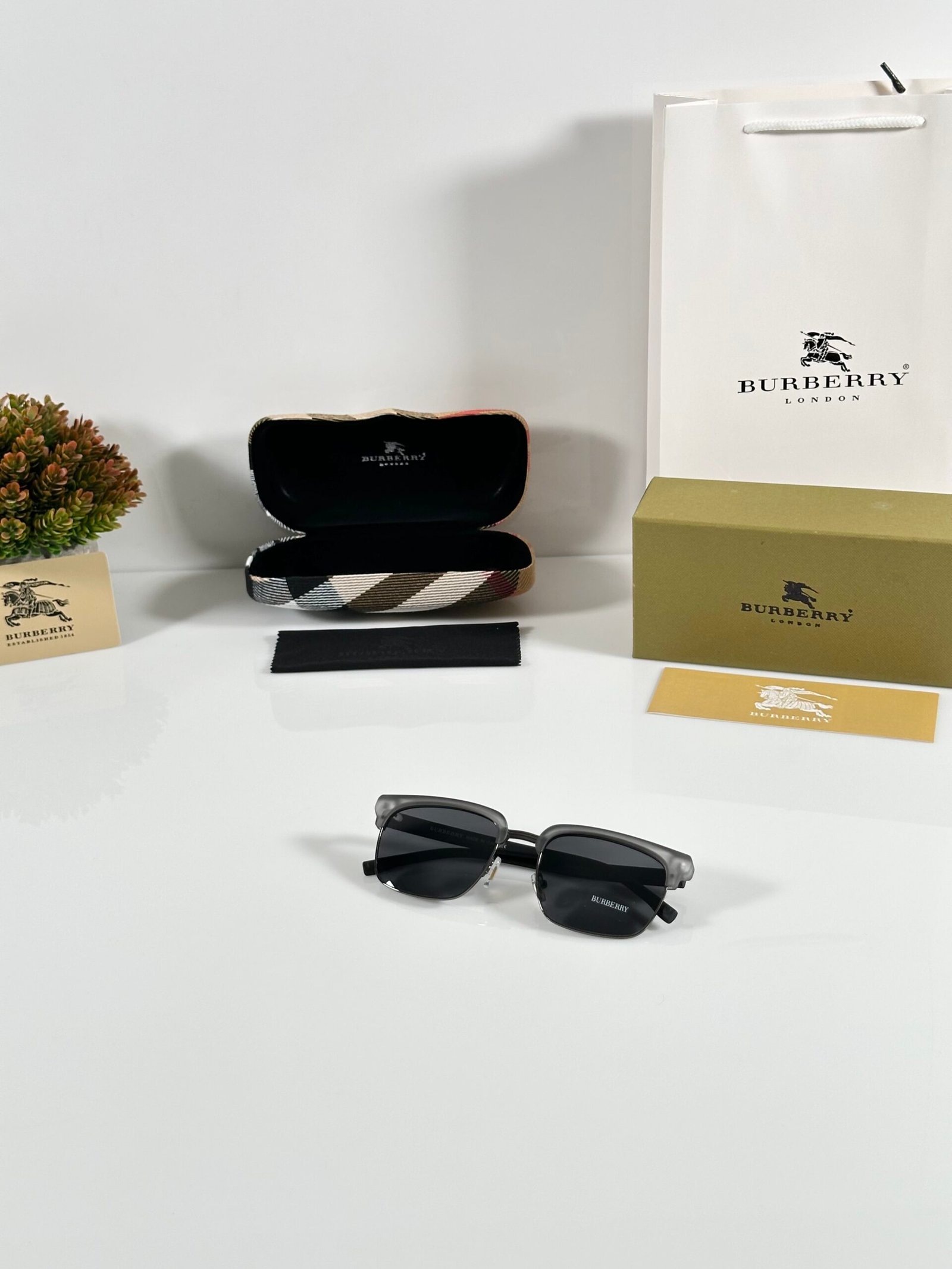 Burberry_2821_Grey_Black - Image 4