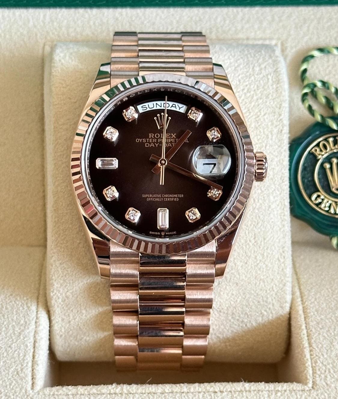 Role_x Oyster Perpetual Day Date 40 Battery Working Like Automatic - Image 2