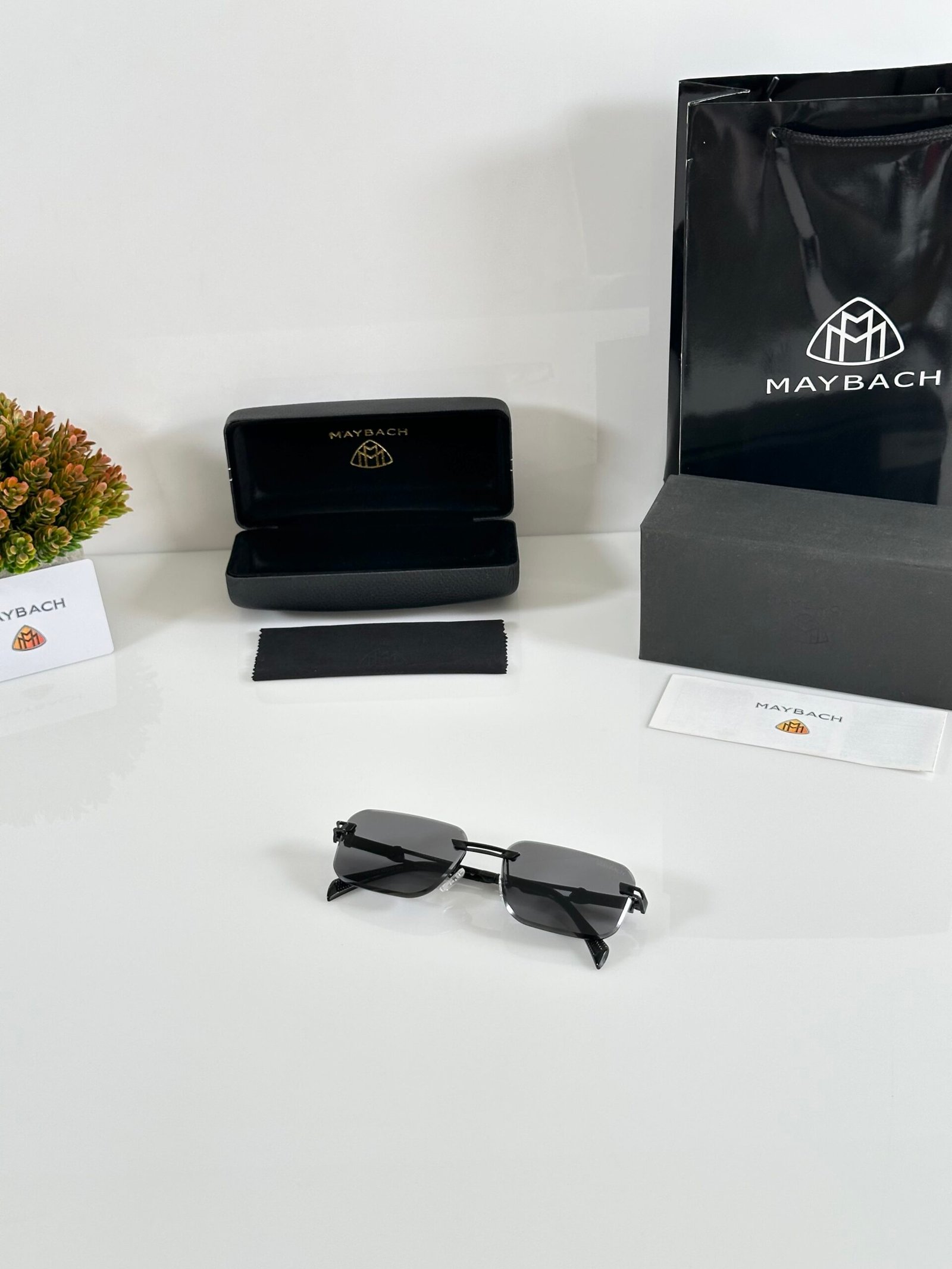 Maybach 1016 Black - Image 4