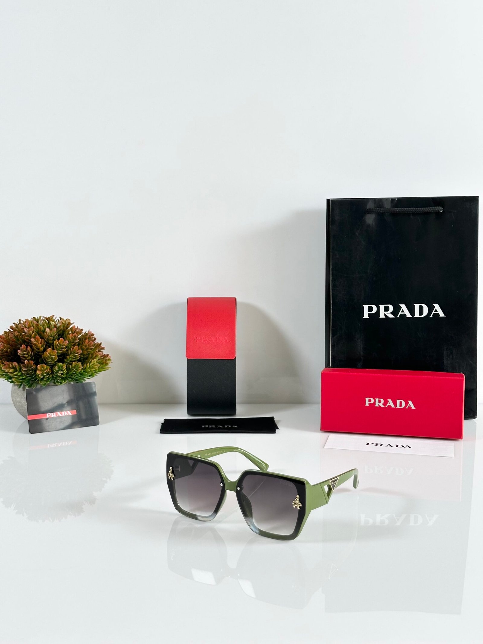Prada_WMNS_23015_Green
