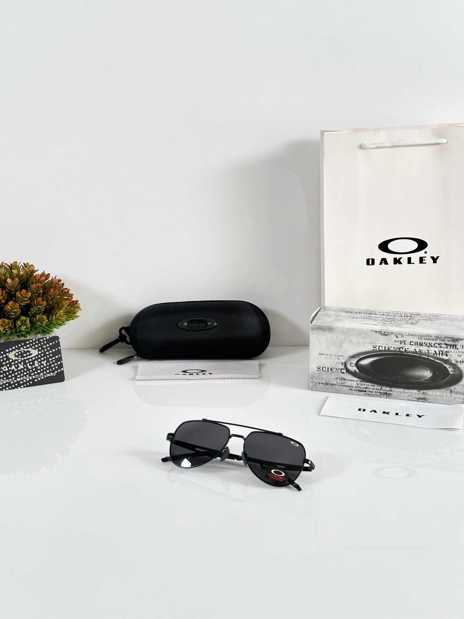 Oakley_8917_Black - Image 4