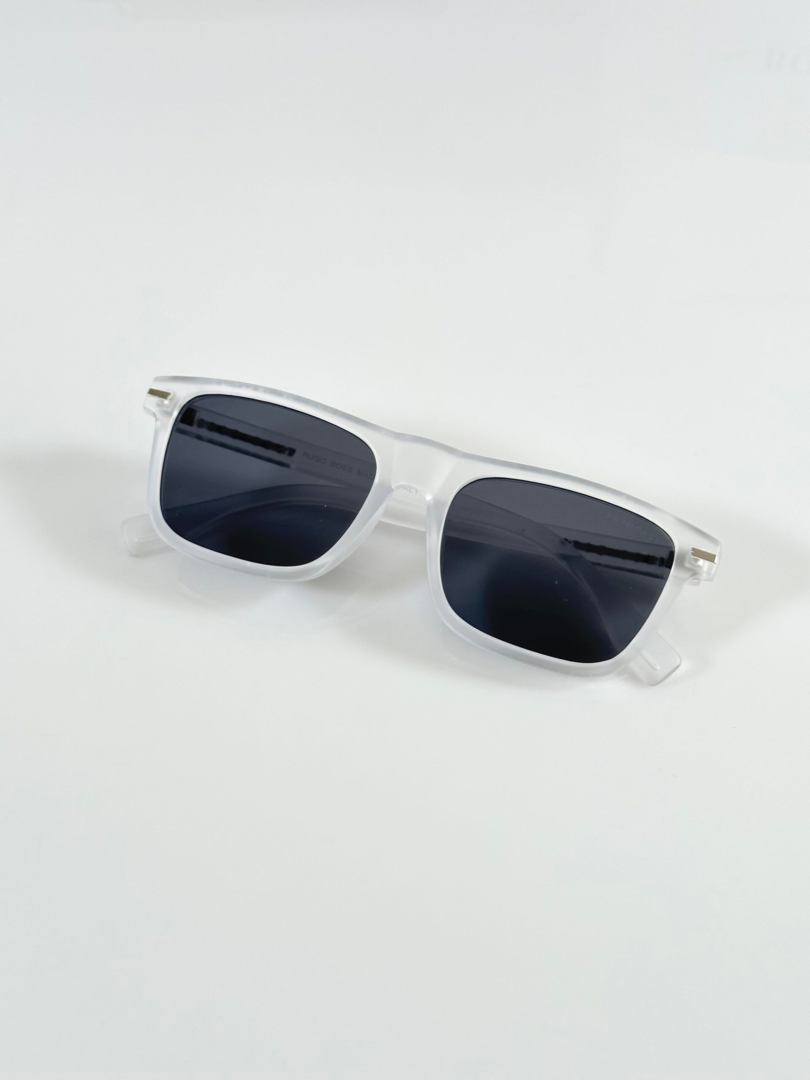 Hugo_Boss_1322_Ice_Black - Image 3