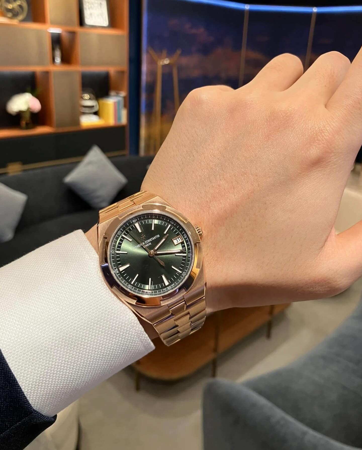 Vachero_n Constantin Overseas 4500V - Image 3