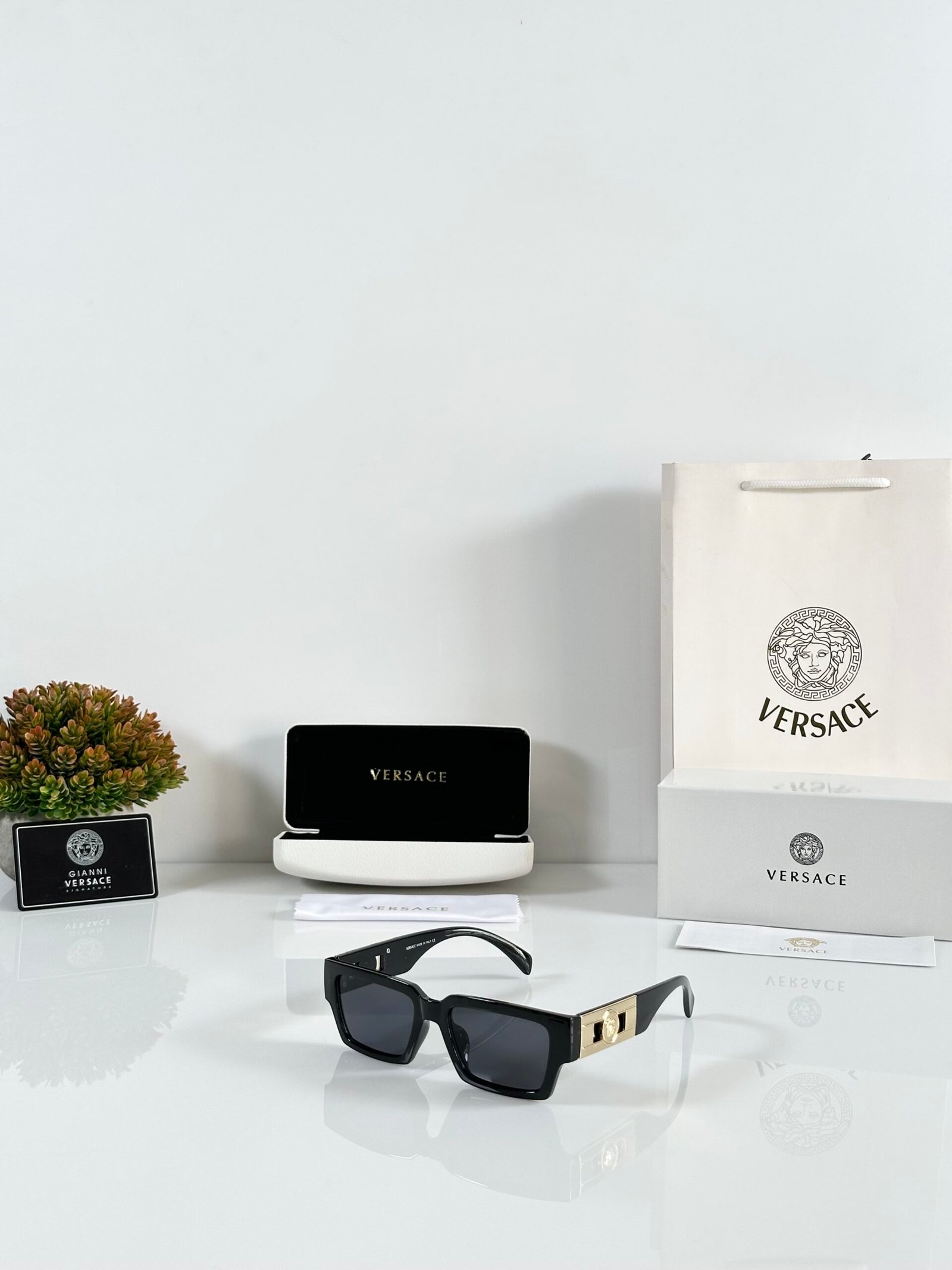 Versace 127 Gold Black
