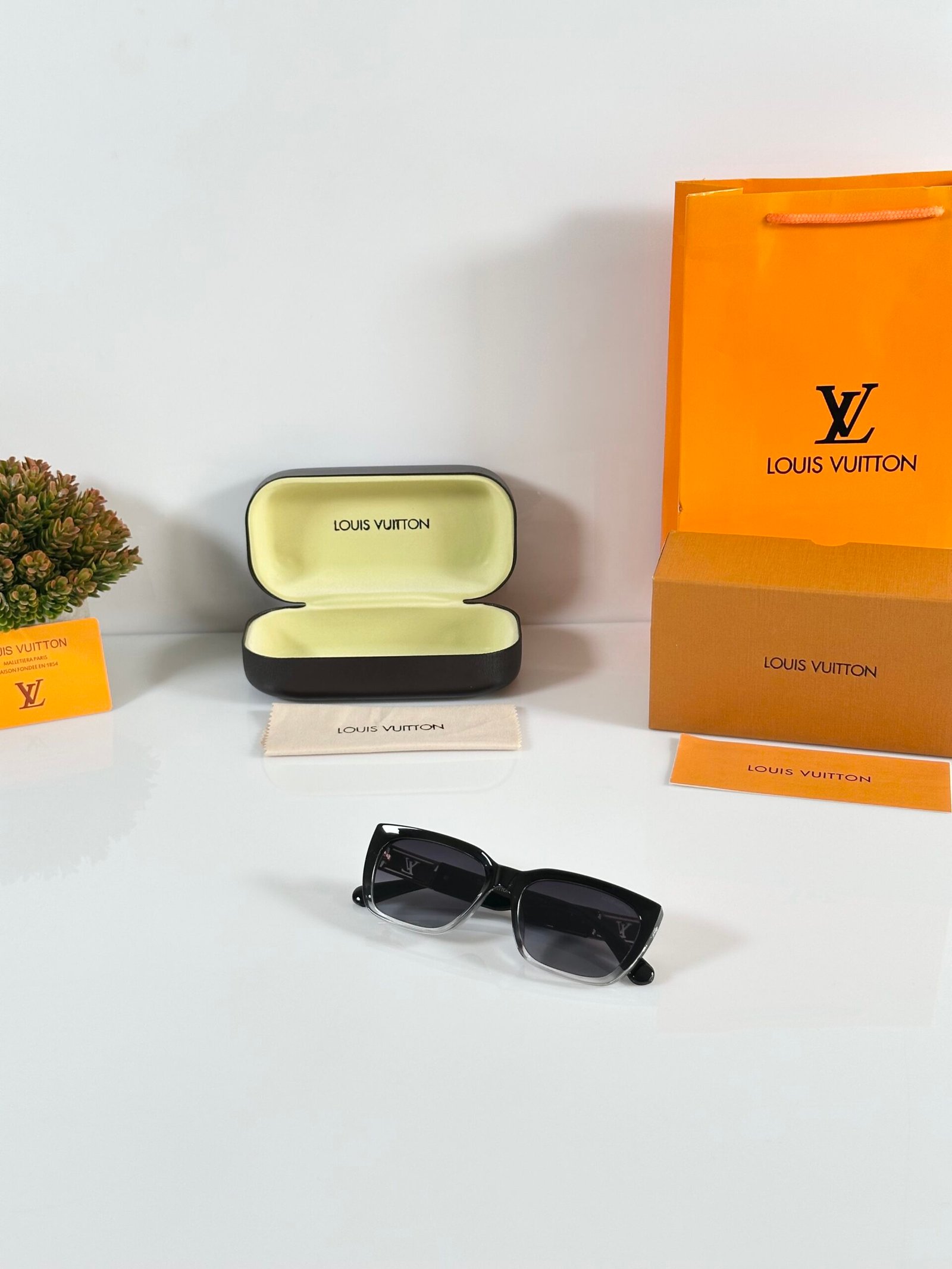 Louis_Vuitton_WMNS_5503_Water_Black - Image 4