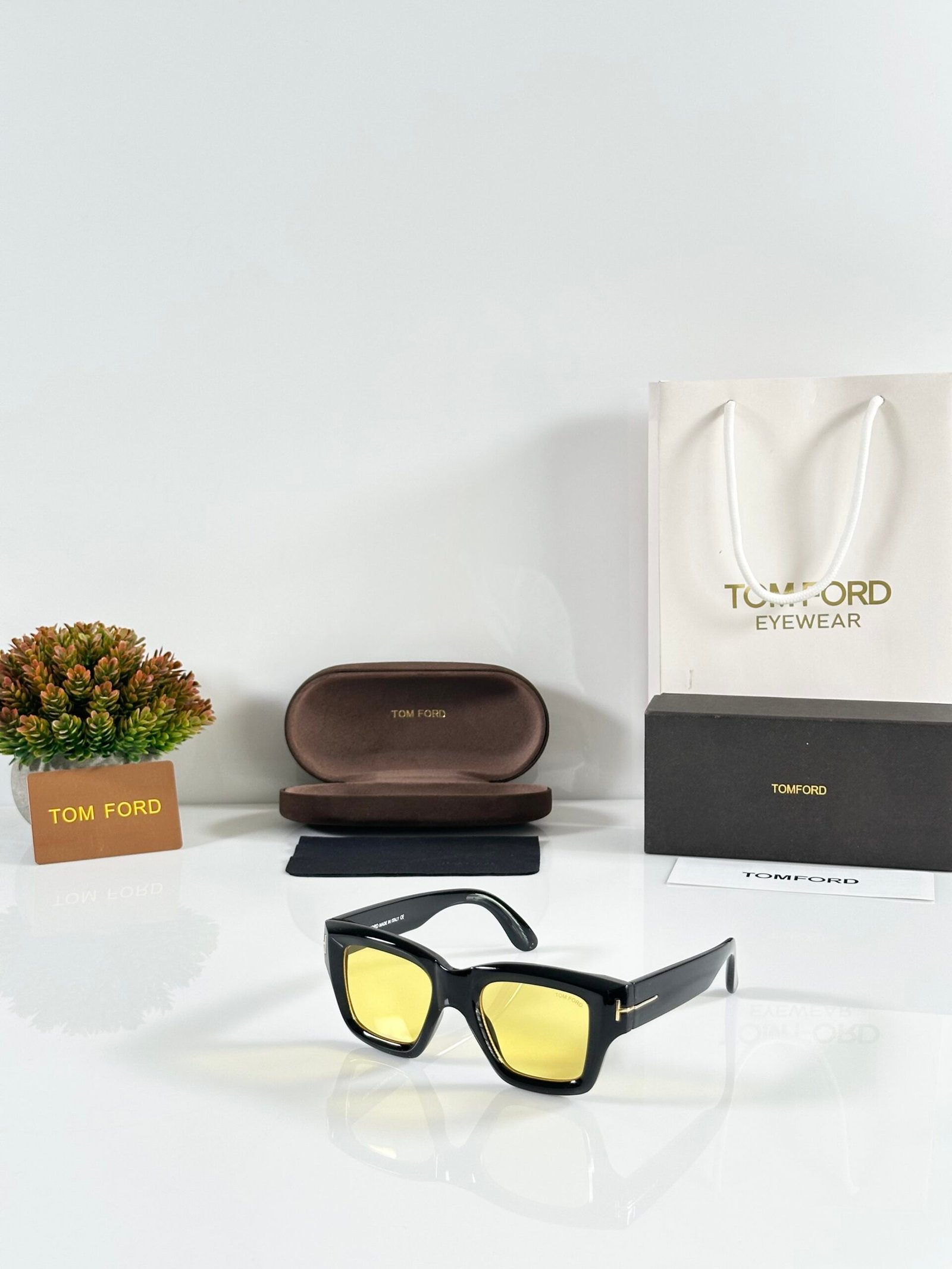 Tomford 184 Black Yellow