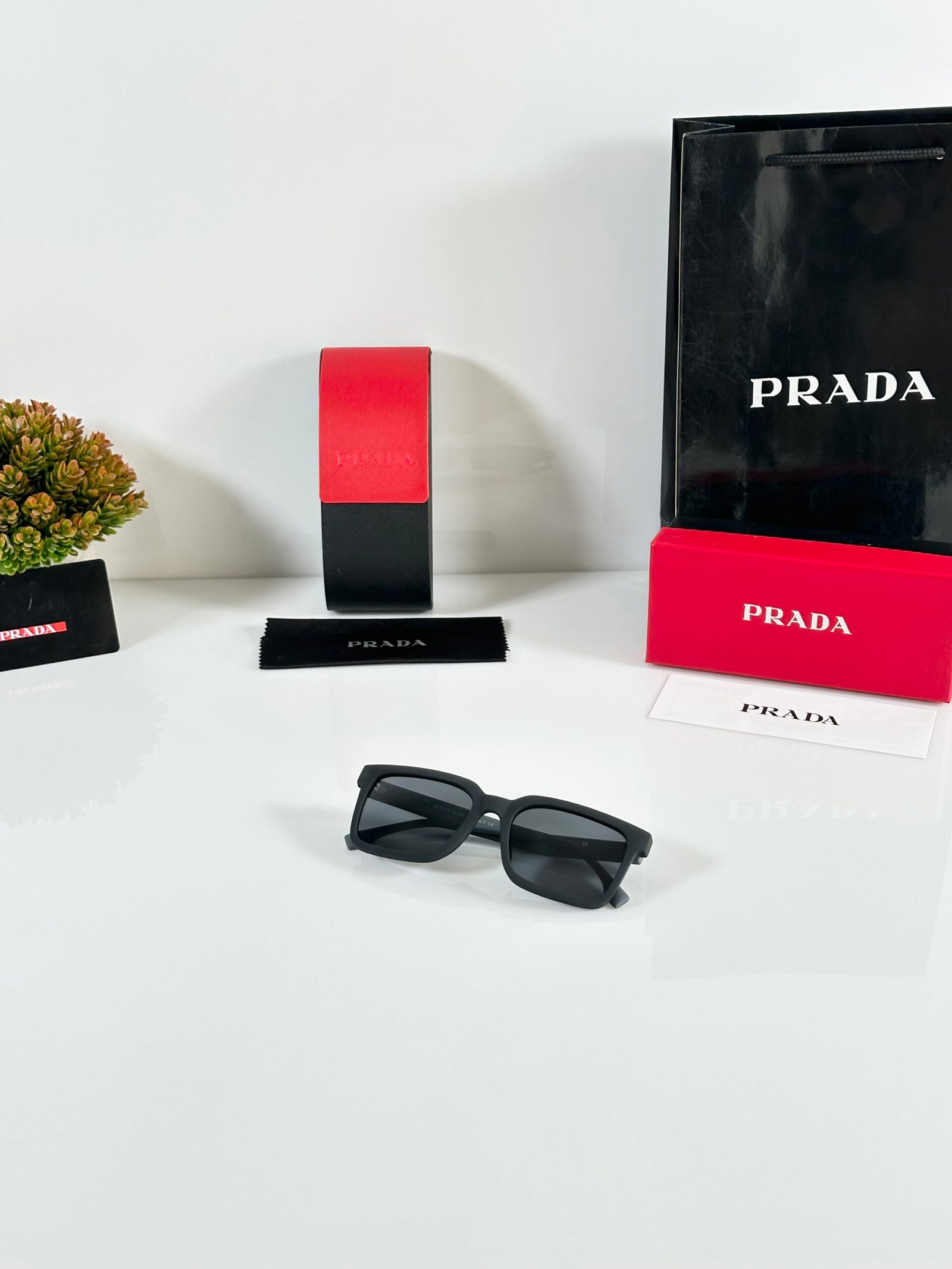 Prada_26_Black_Grey - Image 4