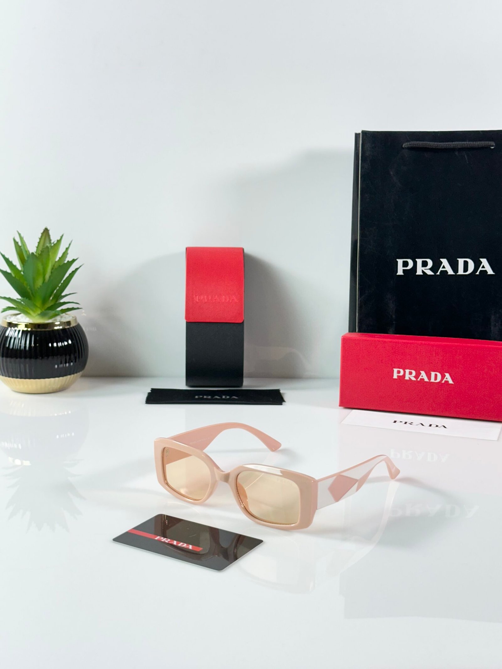 Prada_WMNS_9585_Pink