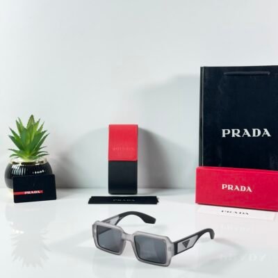 Prada_89_Grey