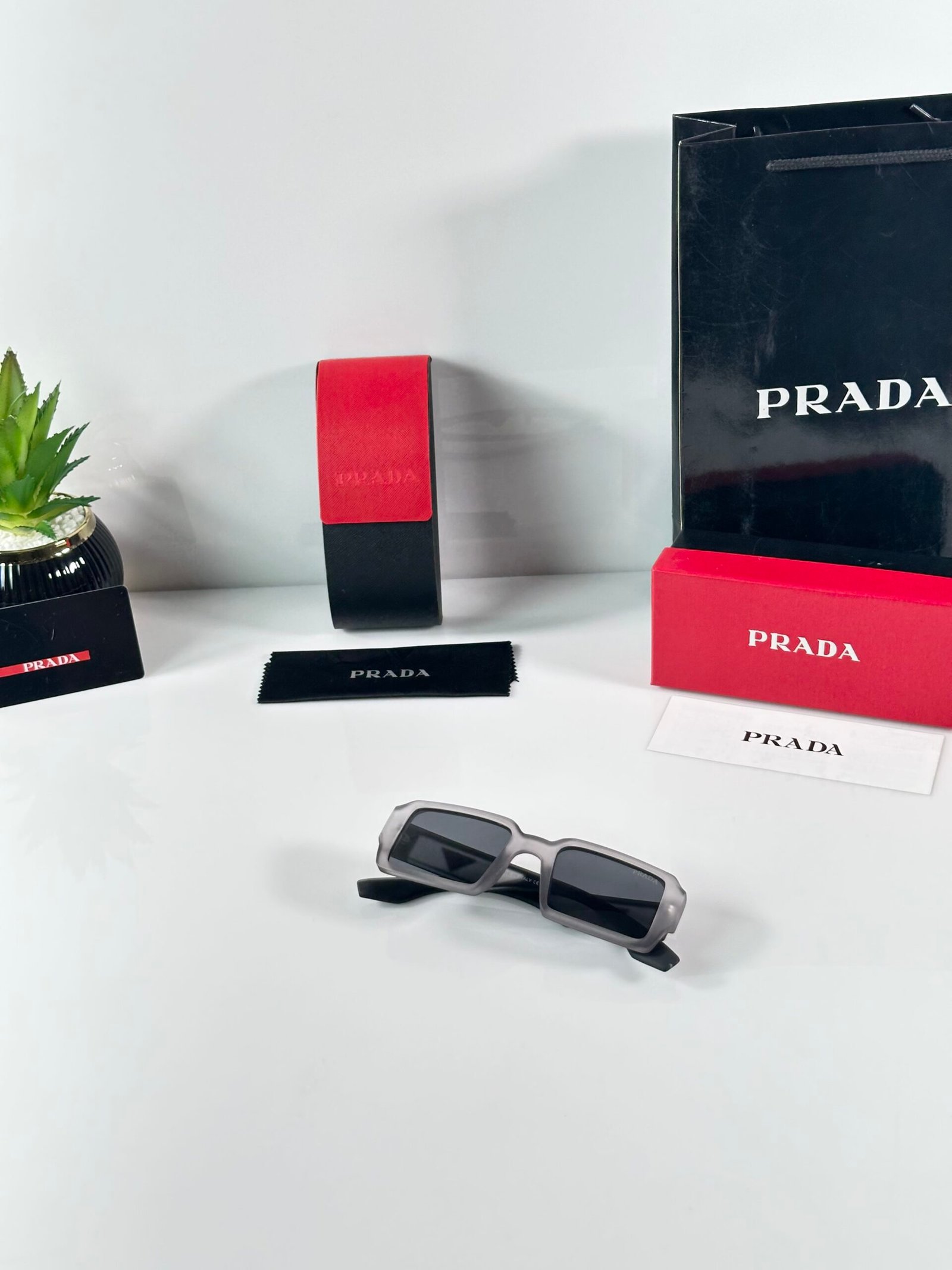 Prada_89_Grey - Image 4