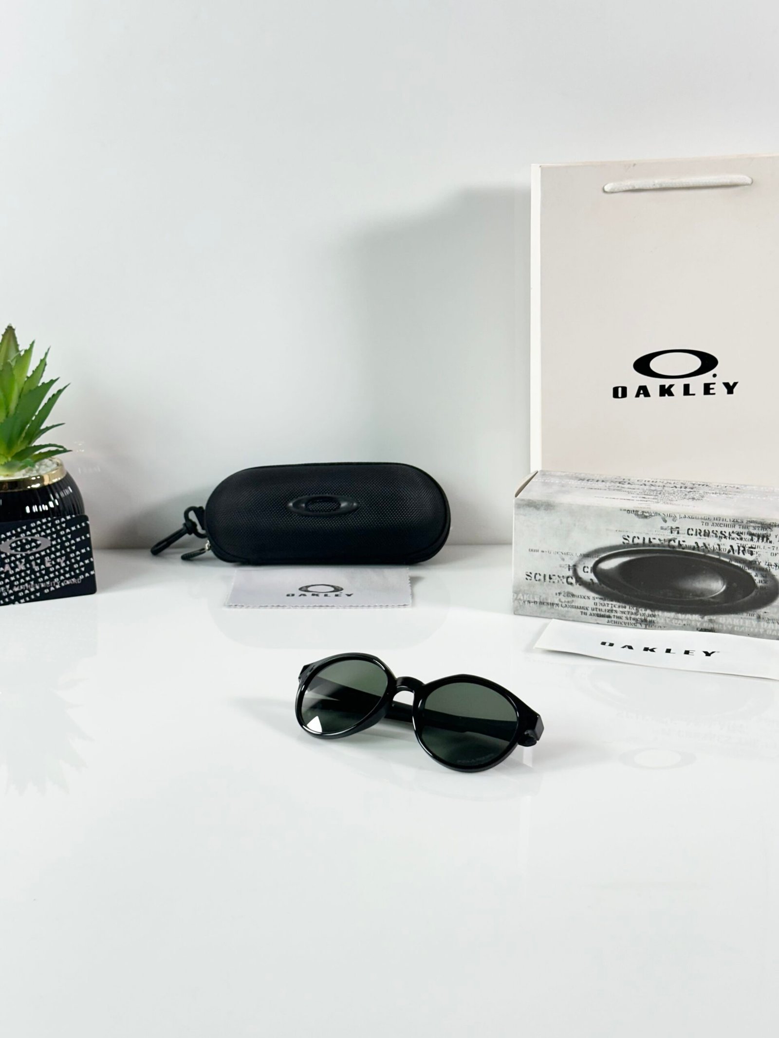 Oakley_3305_Black_Green - Image 4