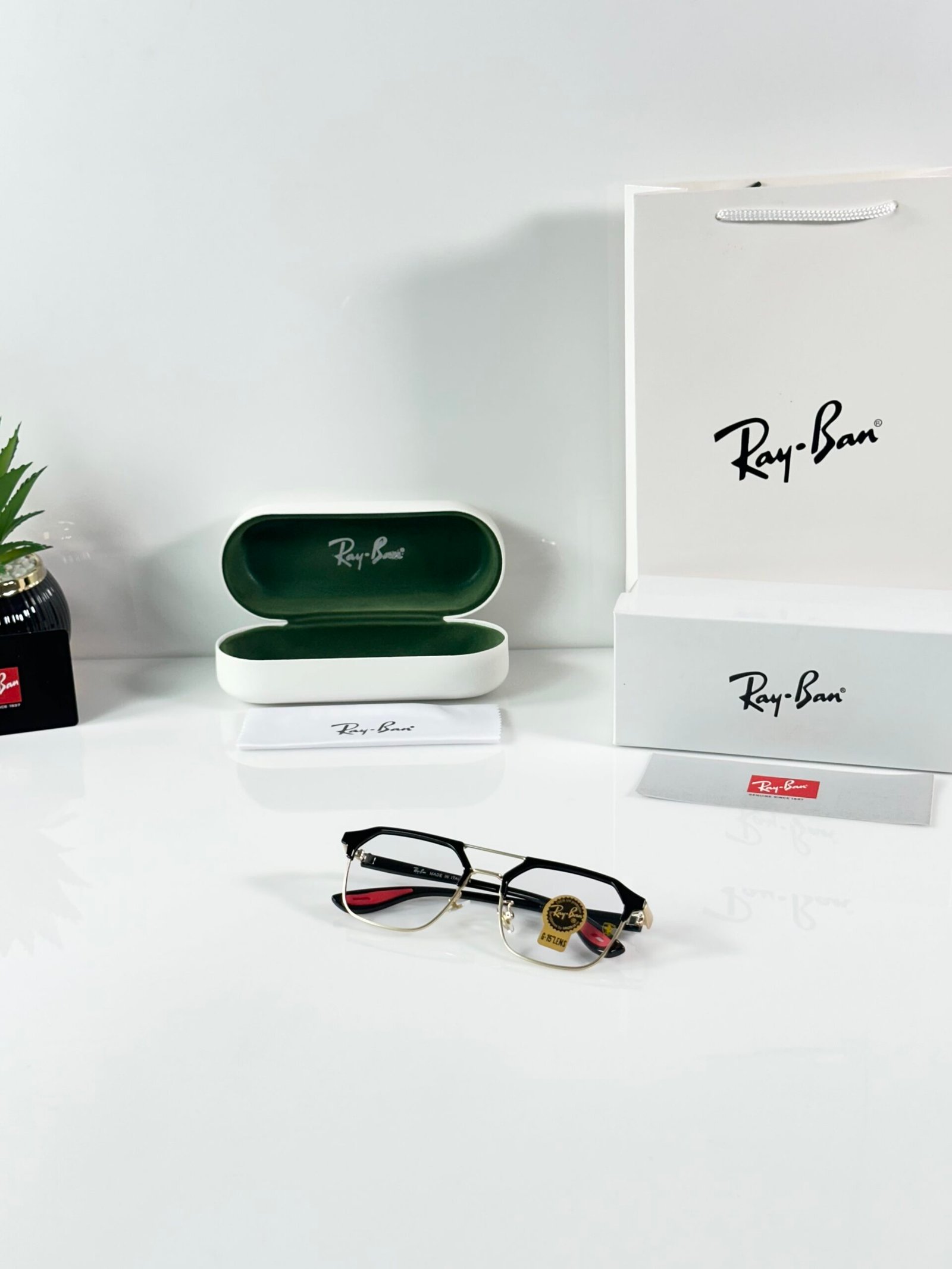 Rayban 04 Gold Frame - Image 4