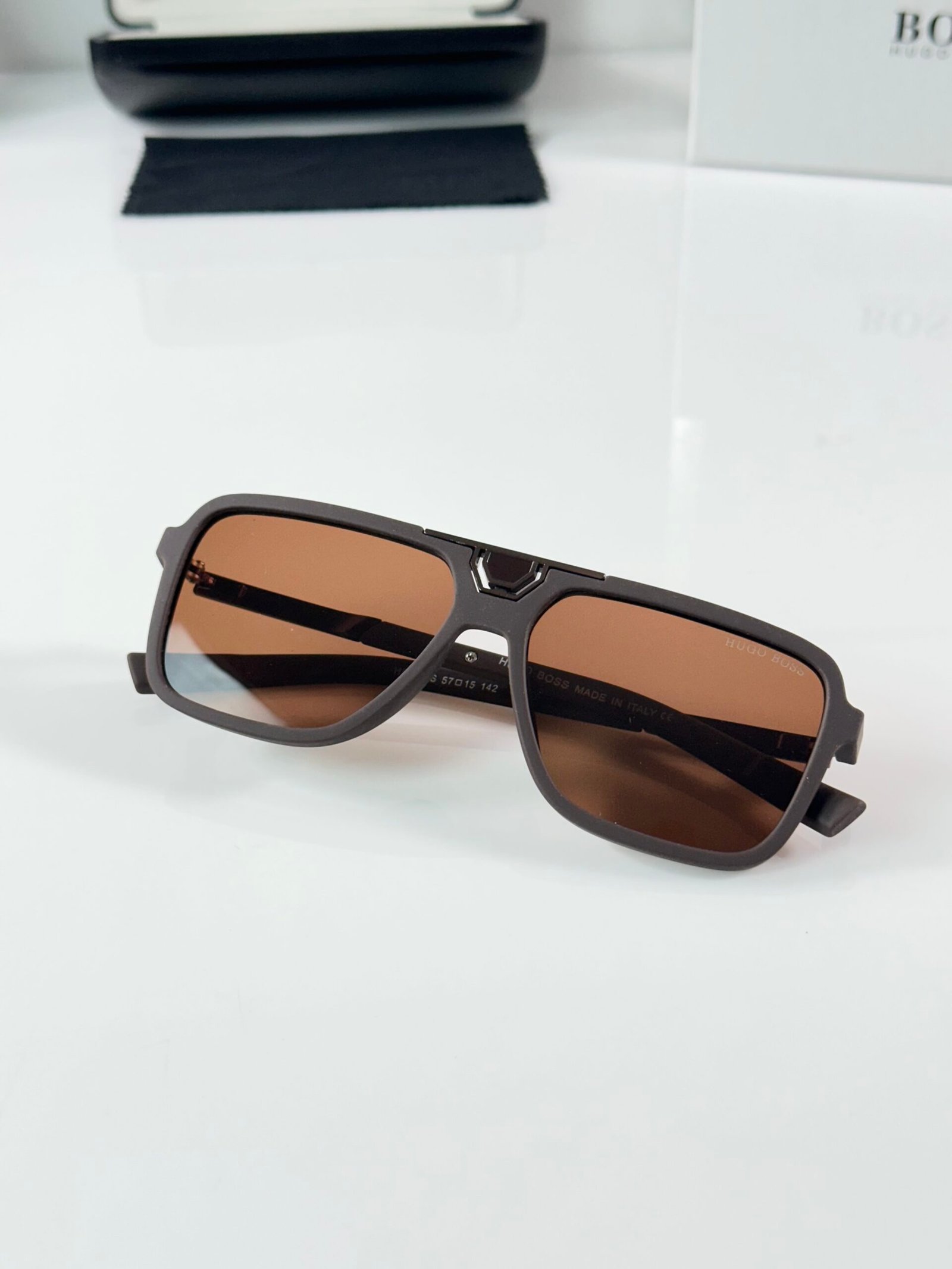 Hugo_Boss_038_Brown - Image 3
