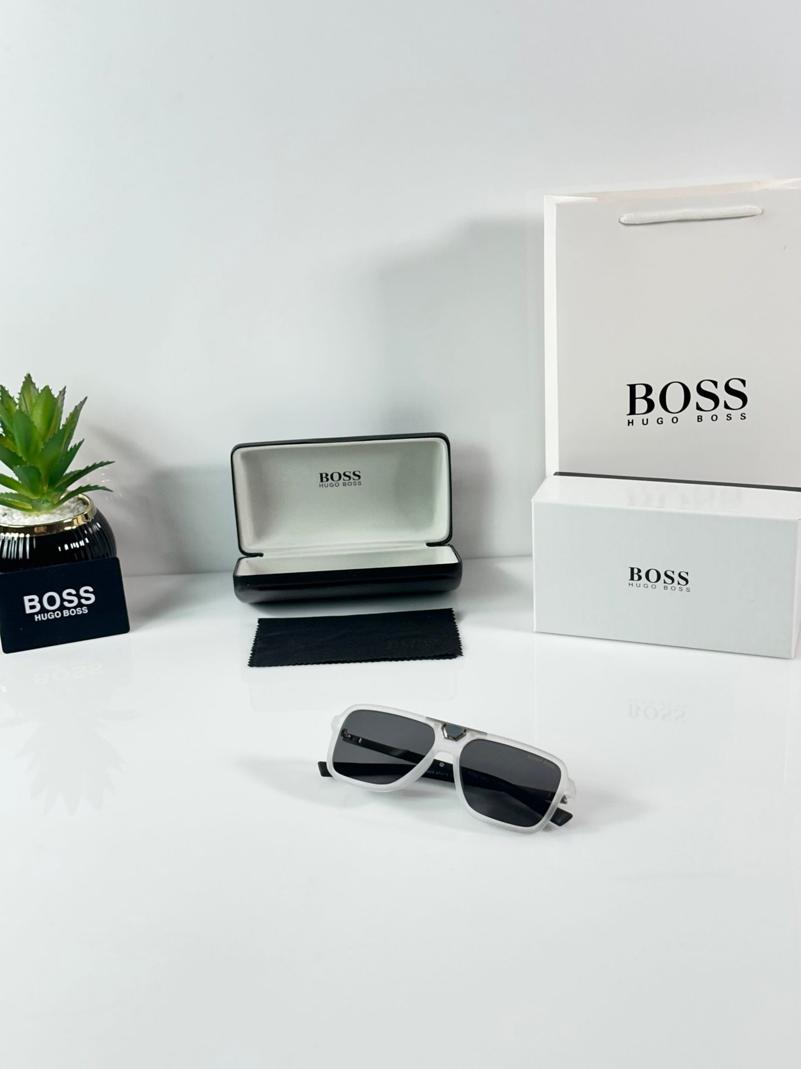 Hugo_Boss_038_Ice_Black - Image 4