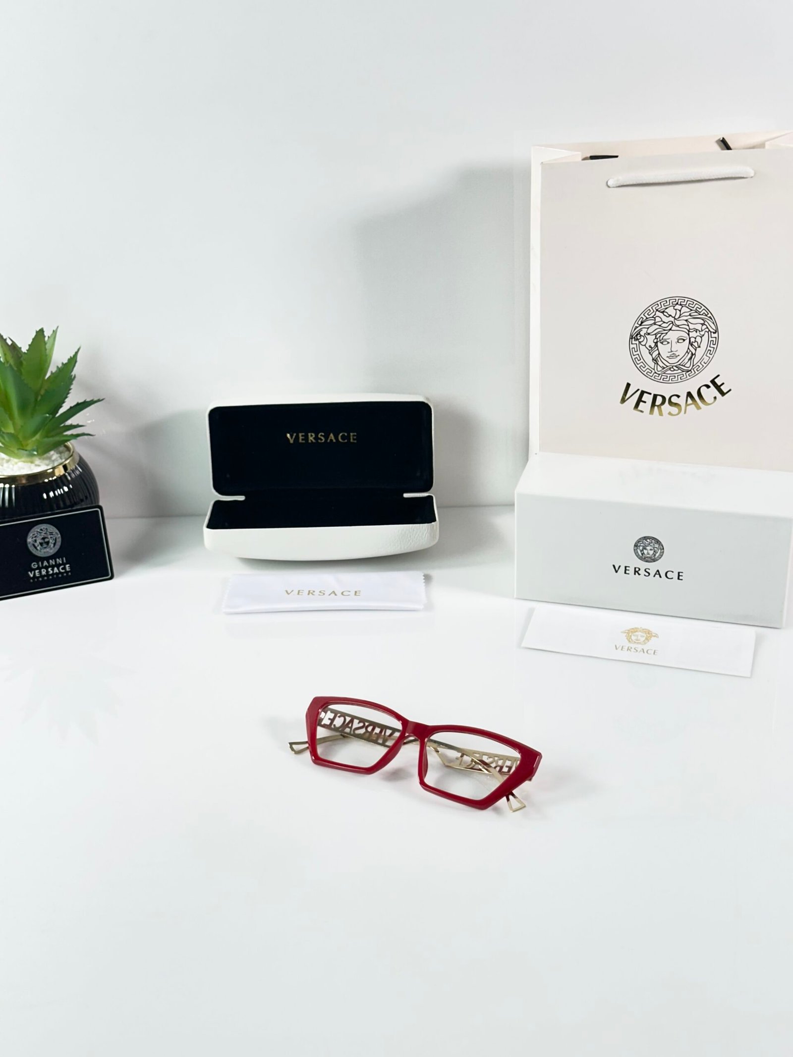 Versace WMNS 062 Gold Red Frame - Image 4