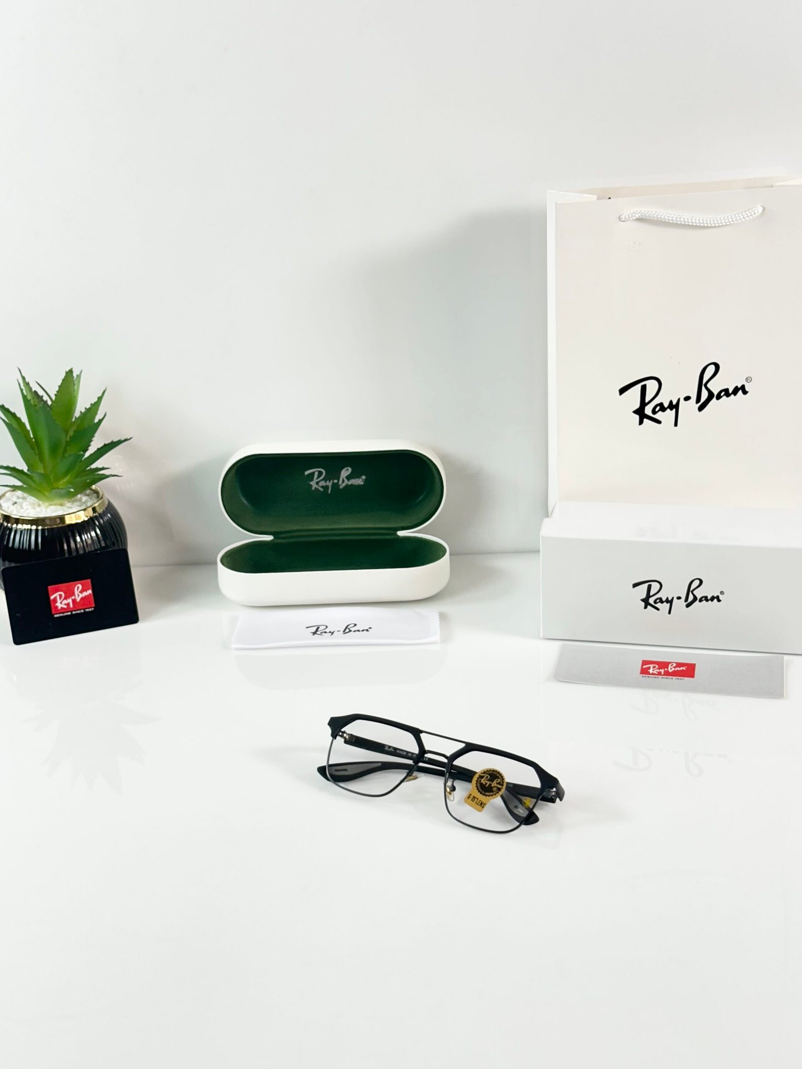 Rayban 04 Black Frame - Image 4