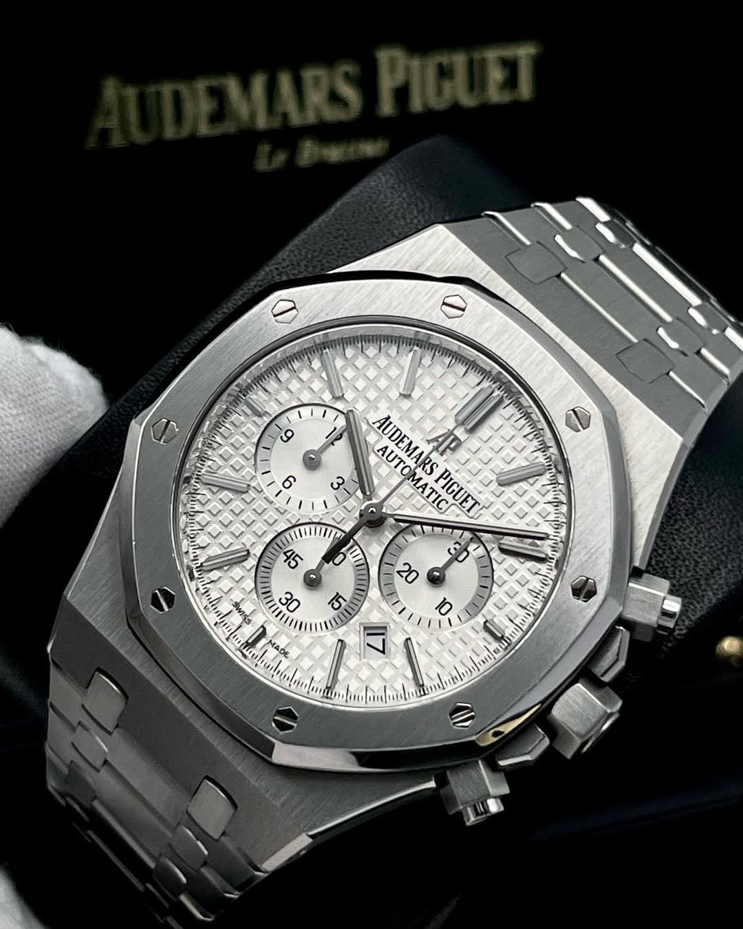 Audemars_piguet Royal Oak Chronograph - Image 2