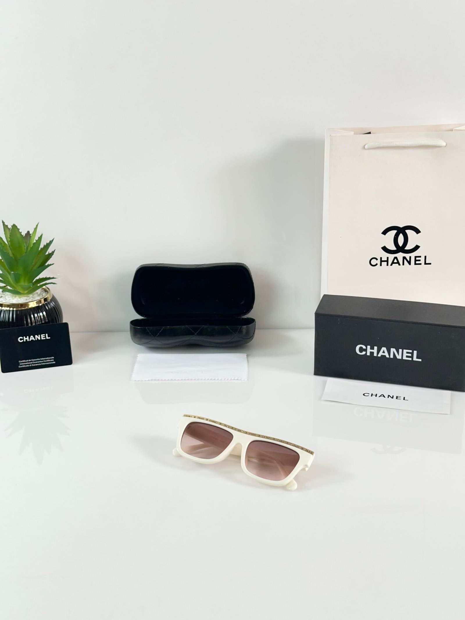 Chanel_WMNS_8318_Cream_Brown - Image 4