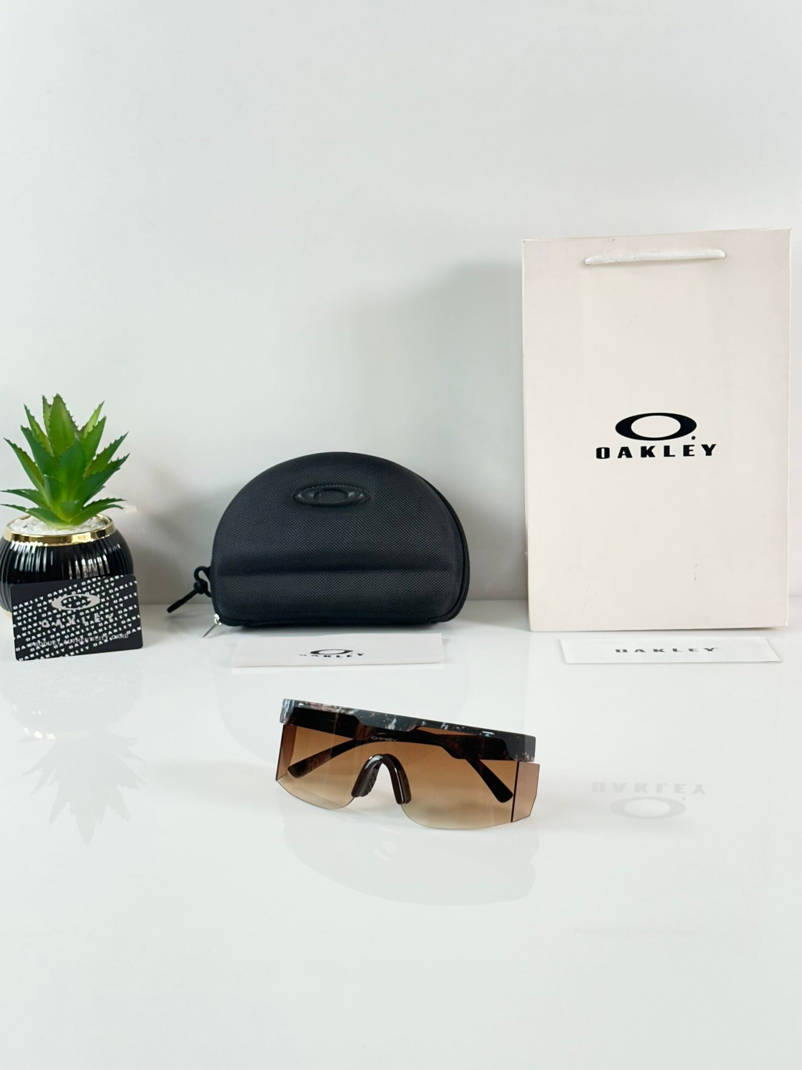 Oakley_9957_Brown - Image 4