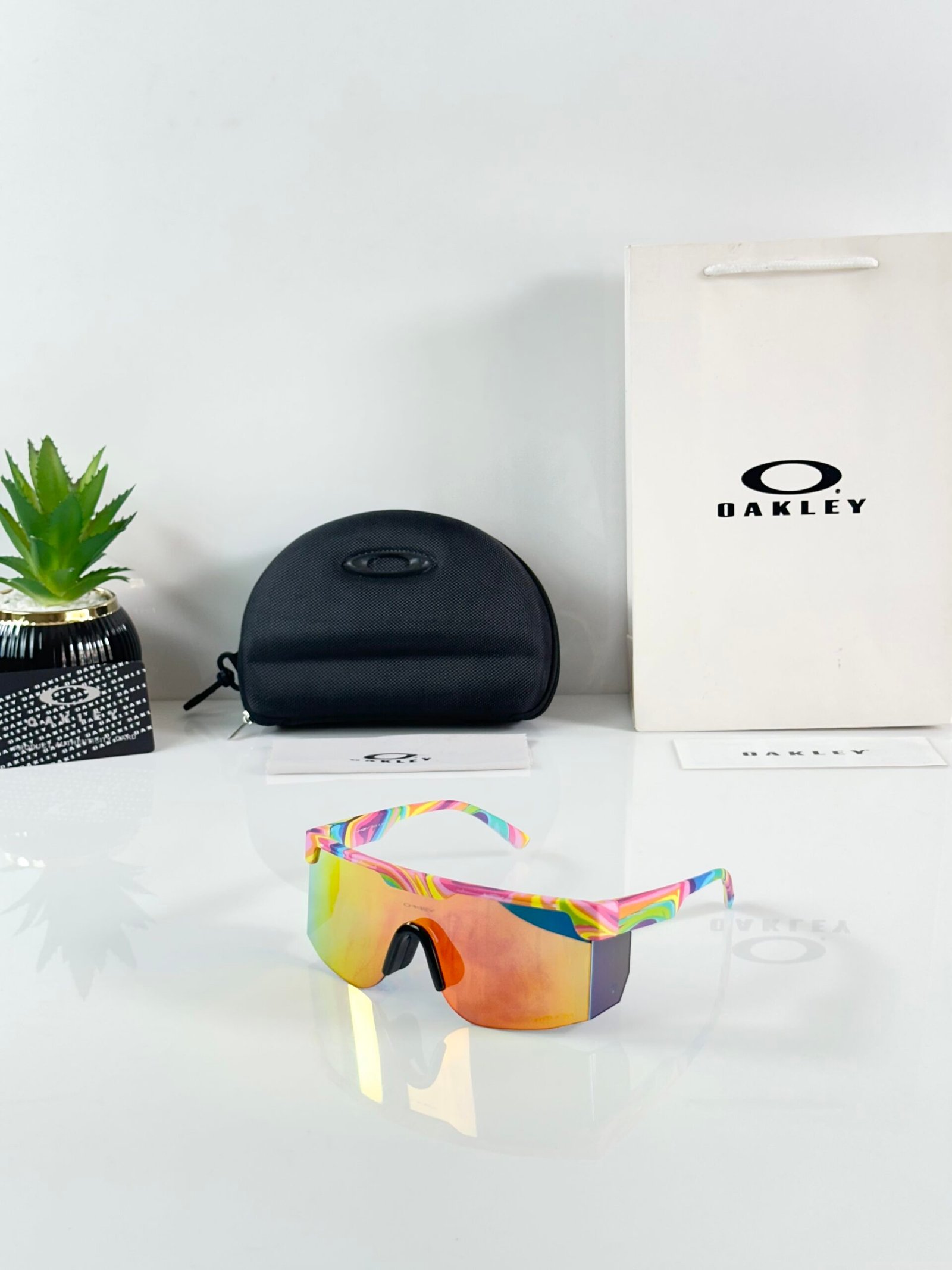 Oakley_9957_Rainbow_Orange_Mercury