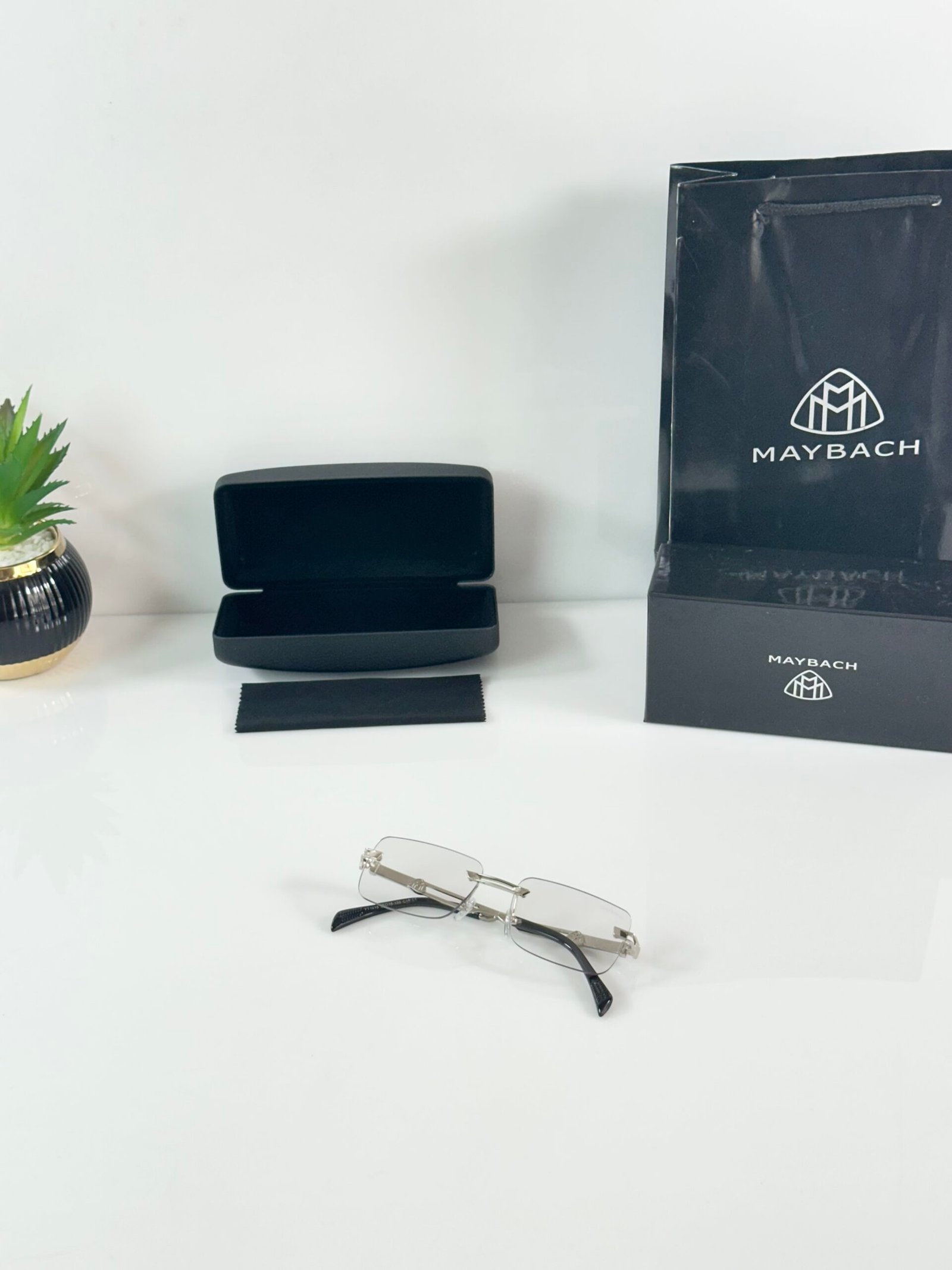 Maybach 1015 Silver Black Day Night Color Changing Glass - Image 4