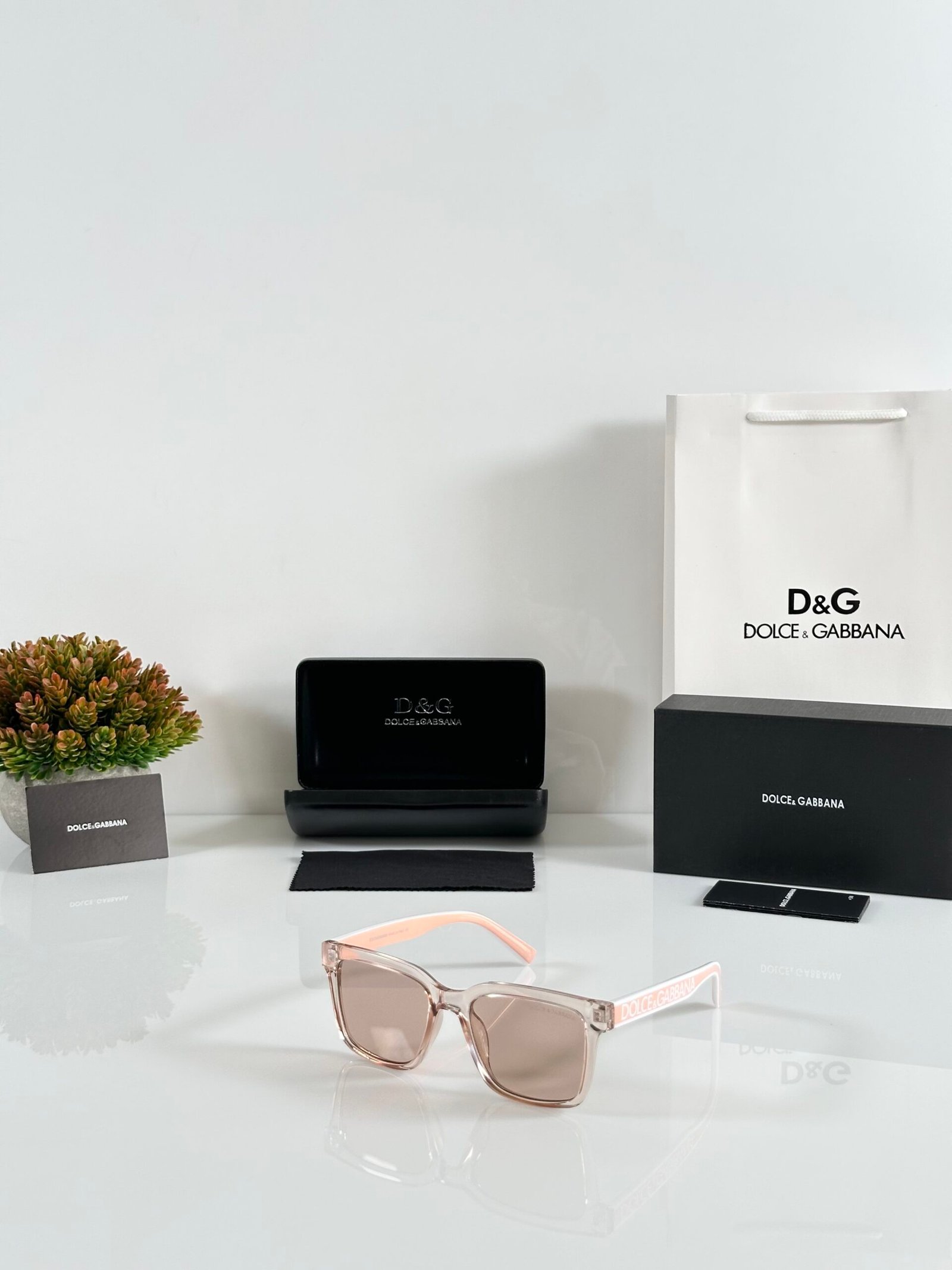 Dolce_&_Gabbana_5101_Pink