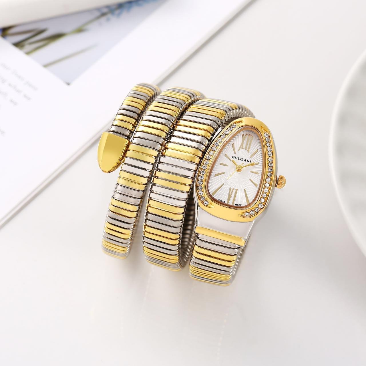 Bvlgari Serpenti Snake Gold-White