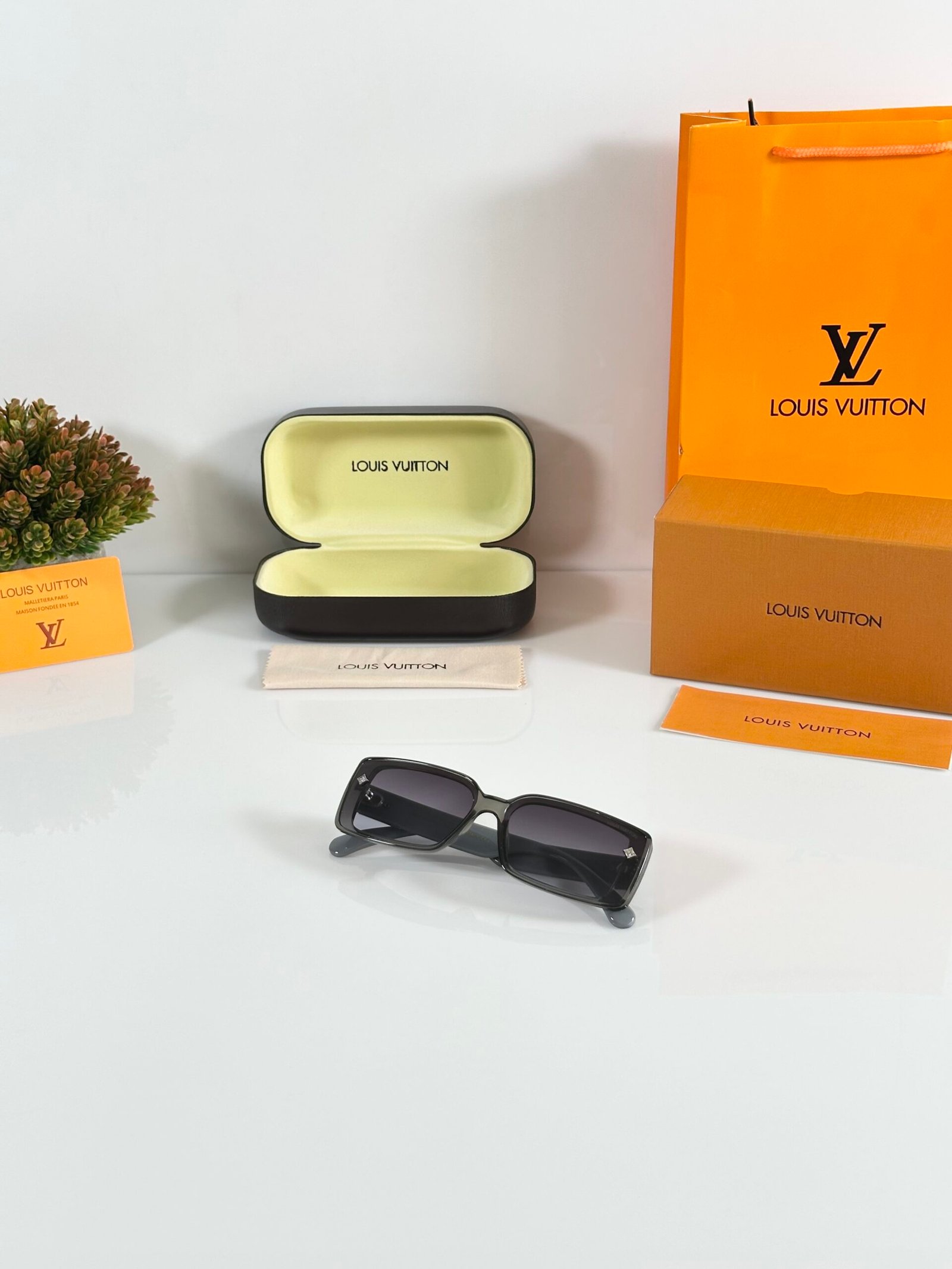 Louis_Vuitton_WMNS_5513_Grey - Image 4