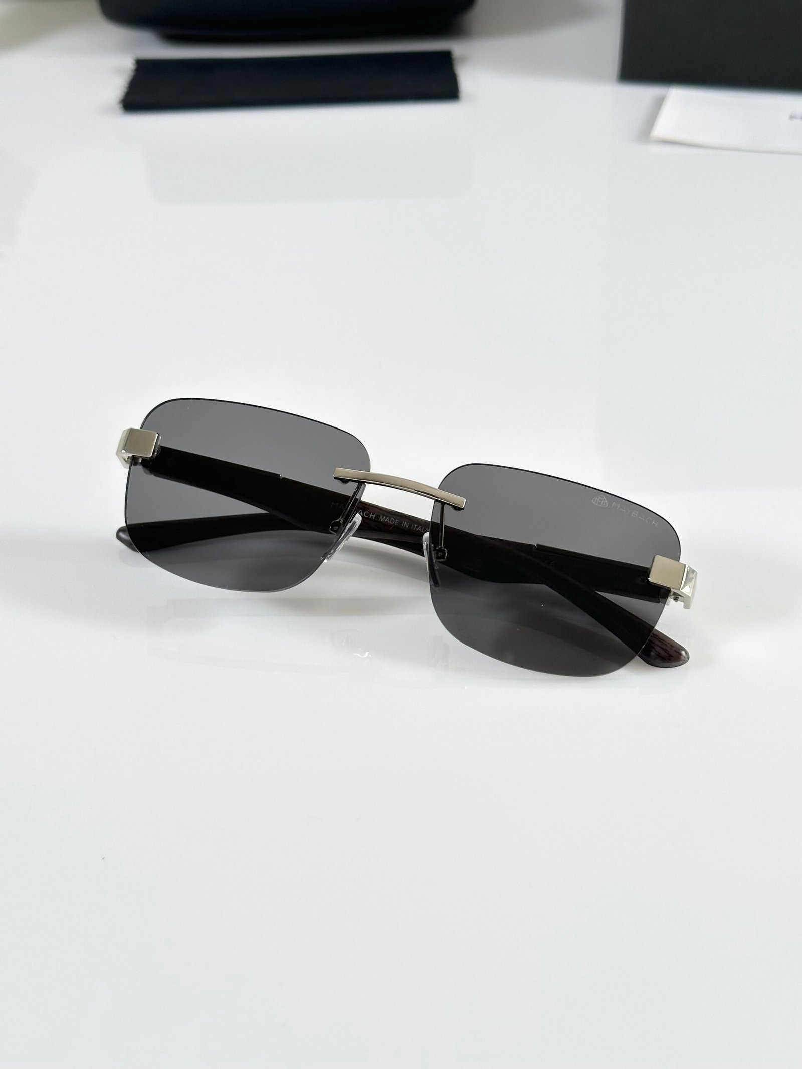 Maybach X Maybahe 1030 Silver Black - Image 3