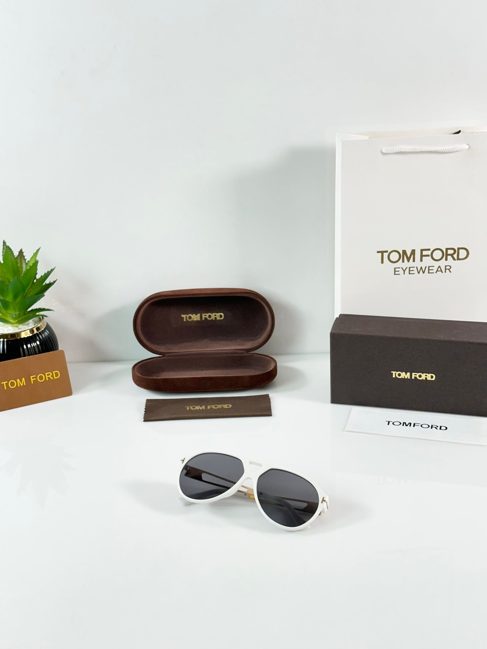 Tomford 8706 Gold White Black - Image 4