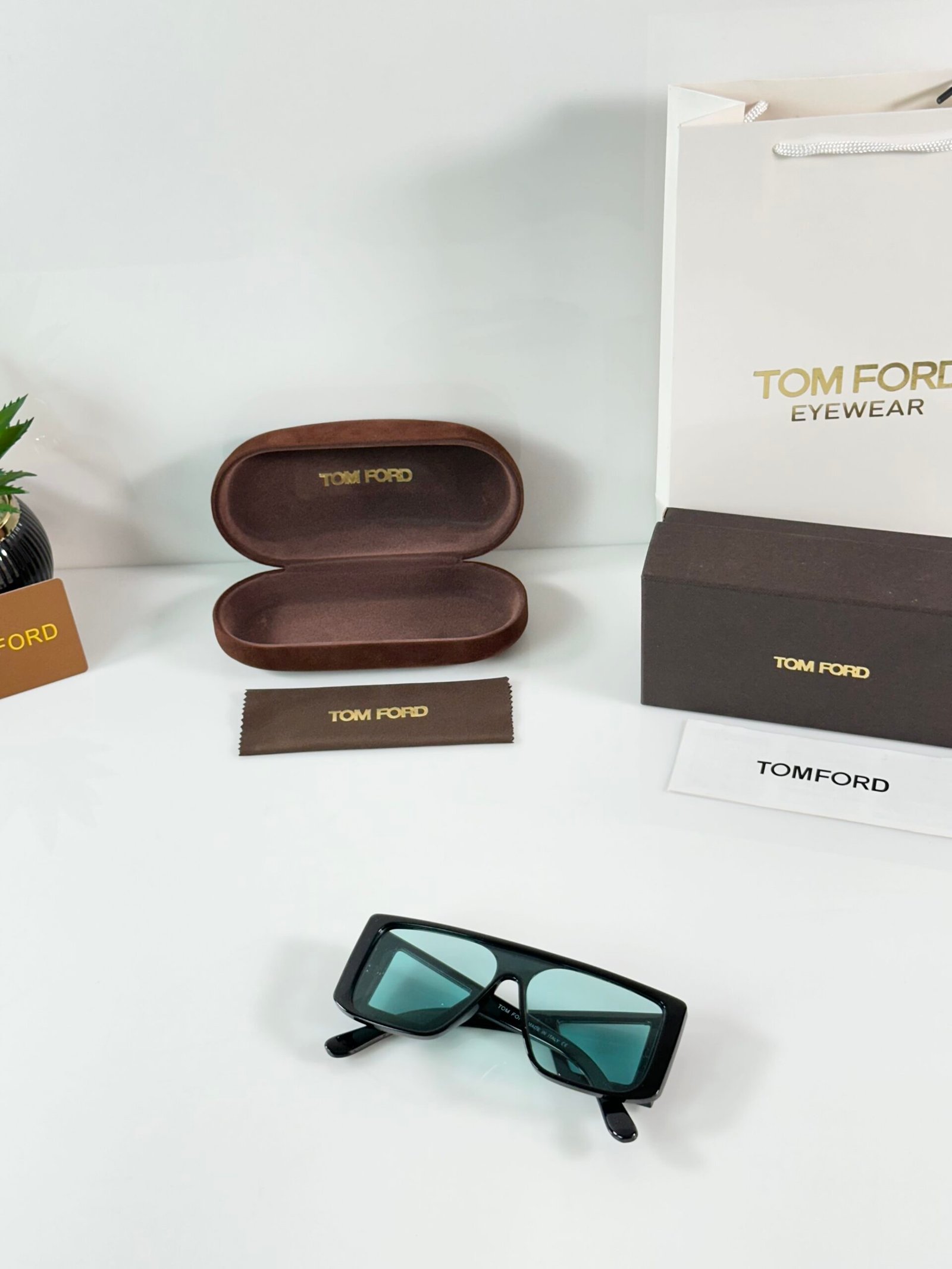Tomford 0710 Black Sea Green - Image 4