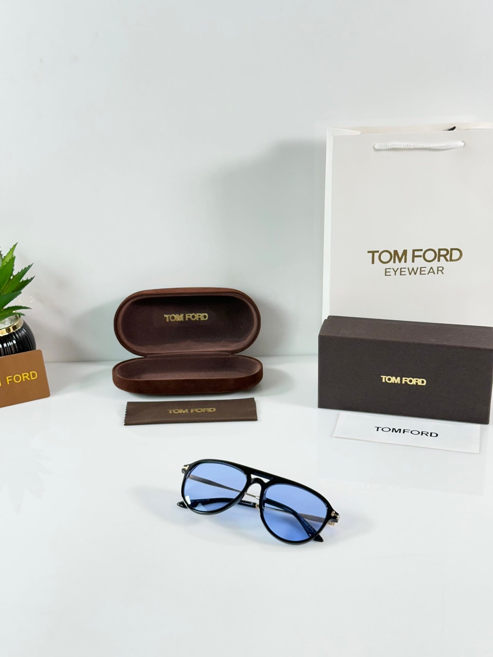 Tomford 0587 Gold Black Blue - Image 4