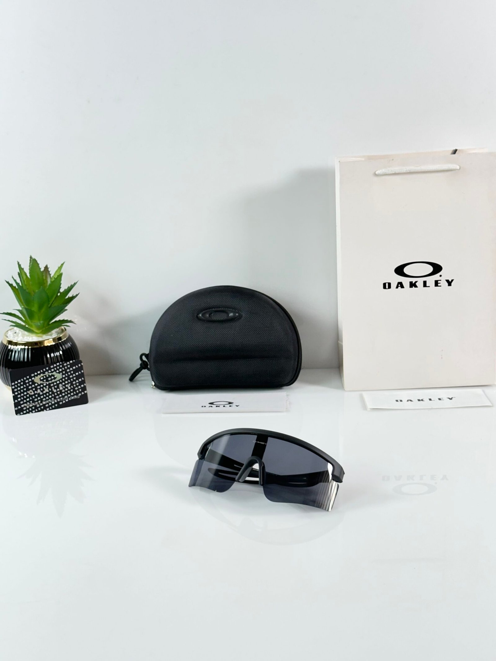 Oakley_2306_Black - Image 4