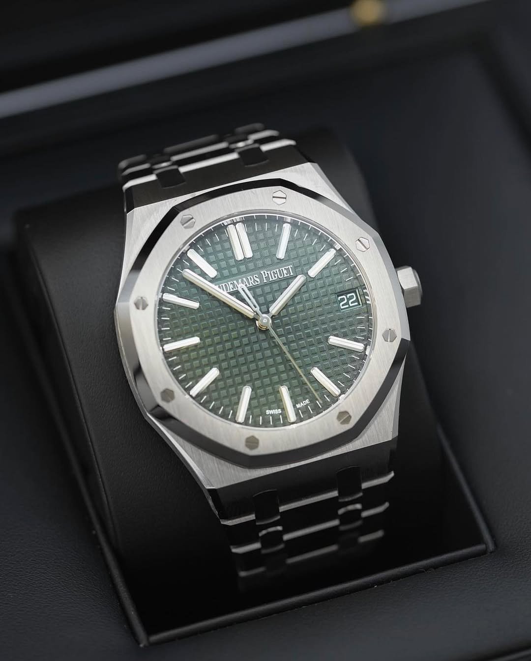 Audemar_s Piguet Royal Oak Quartz - Image 2