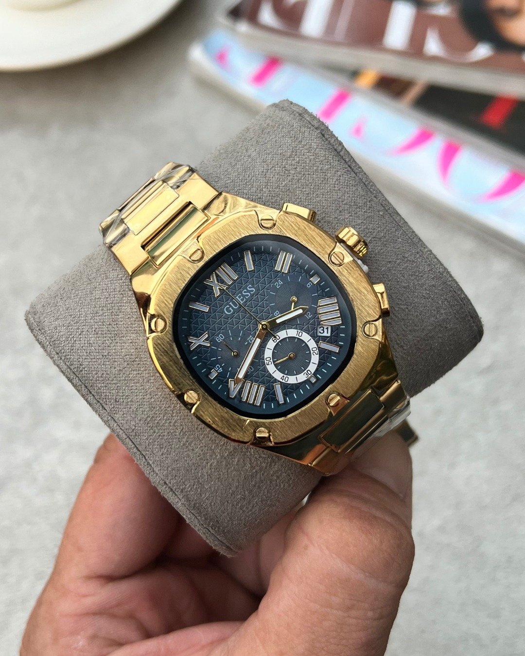 Guess Square Chronograph Gold-Blue - Image 3