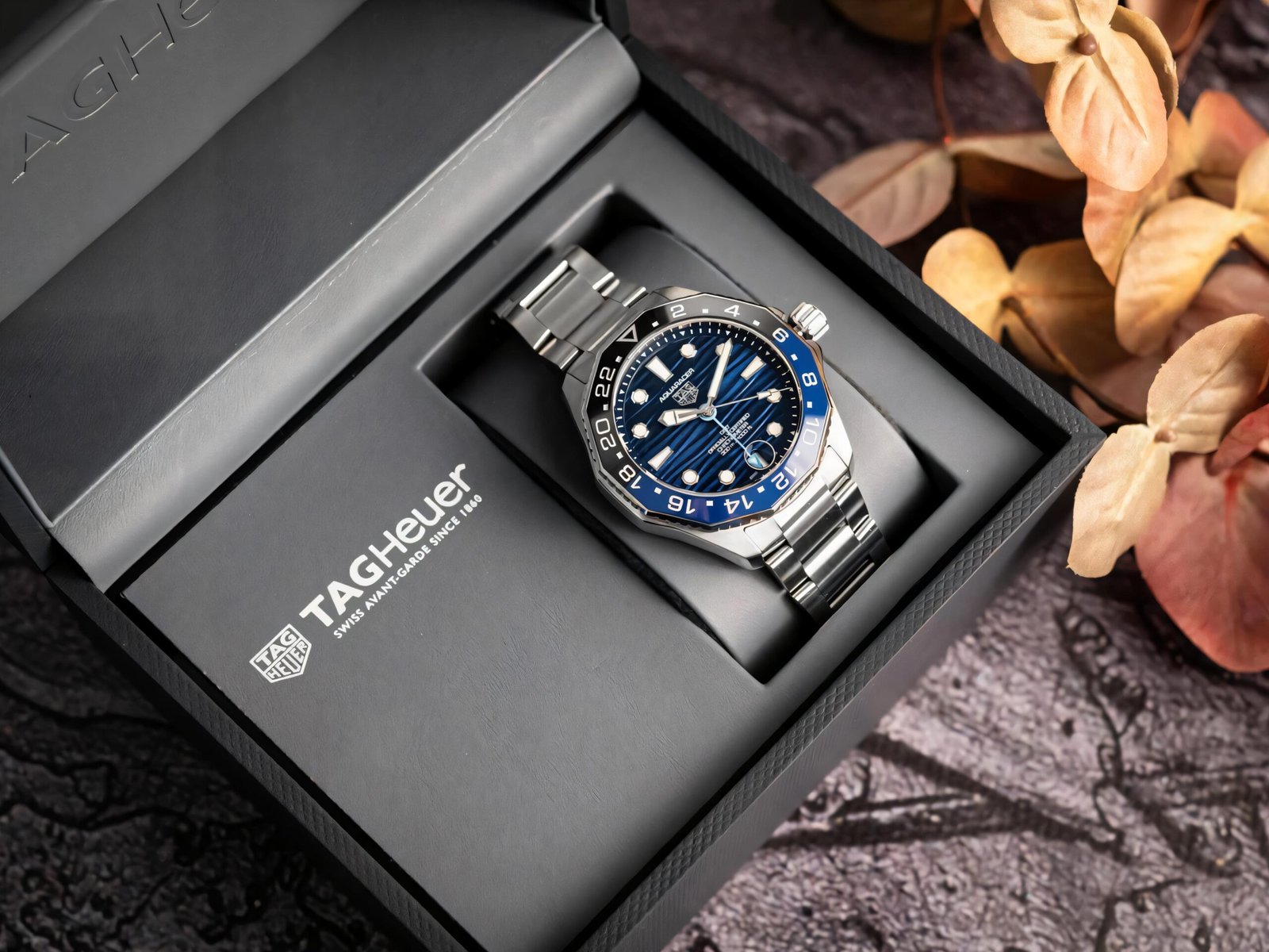 Tag Heue_r aquaracer professional 300m date automatic japan - Image 2