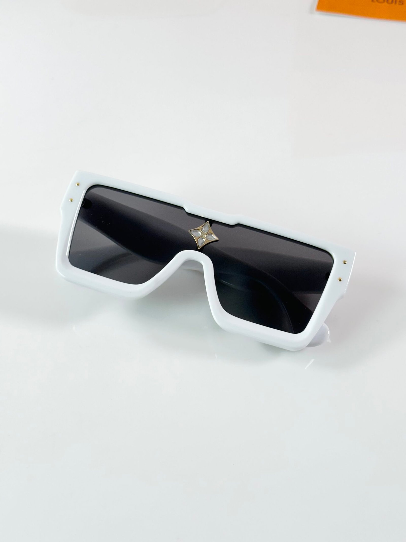 Louis_Vuitton_8959_White_Black - Image 3