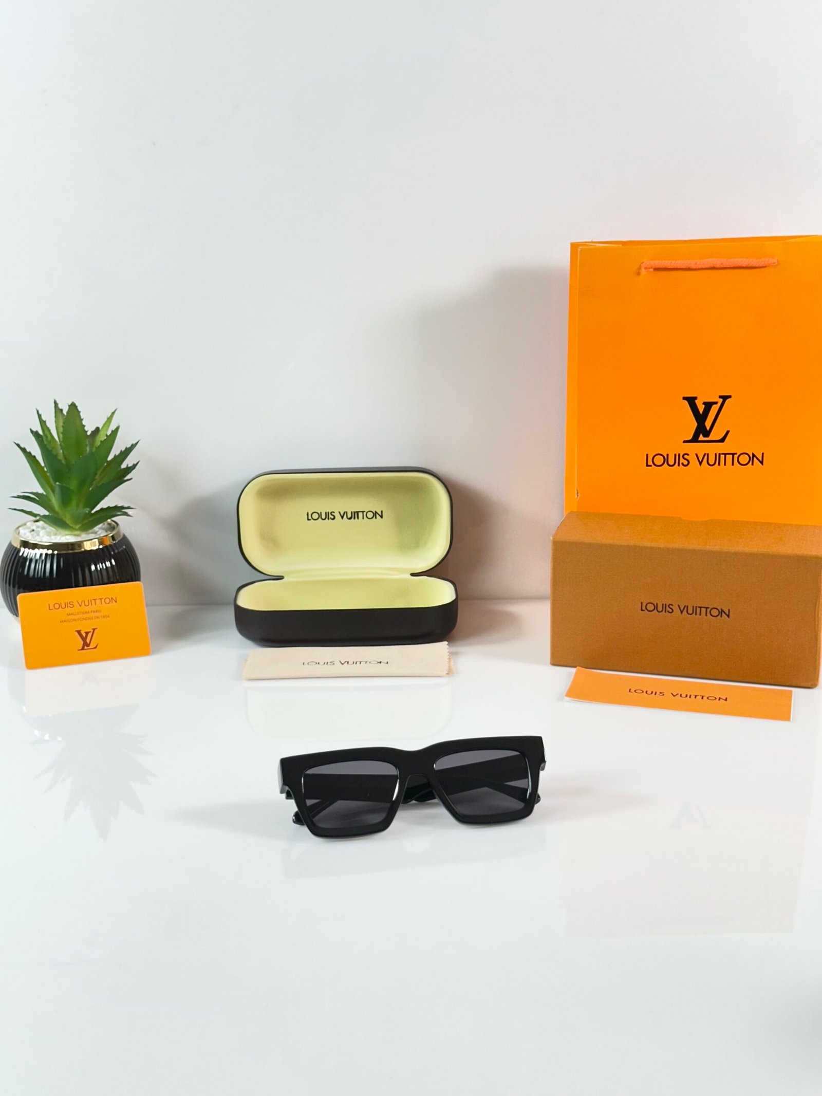 Louis_Vuitton_6093_Black - Image 4